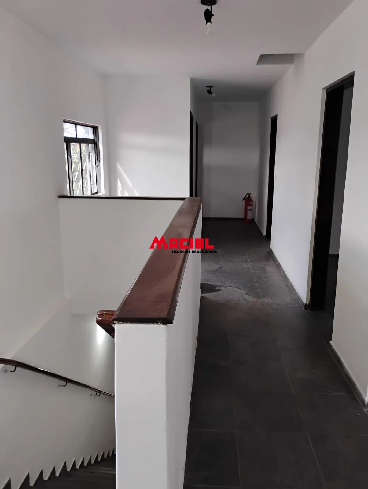 Alugar Comercial / Sala em S&atilde;o Jos&eacute; dos Campos R$ 700,00 - Foto 2
