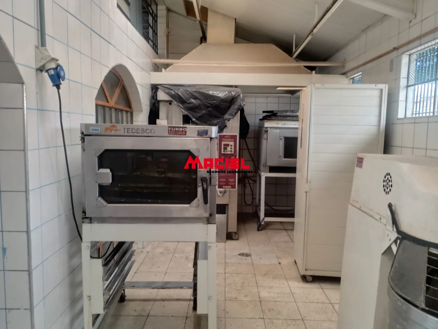 Comprar Comercial / Ponto Comercial em S&atilde;o Jos&eacute; dos Campos R$ 1.250.000,00 - Foto 2