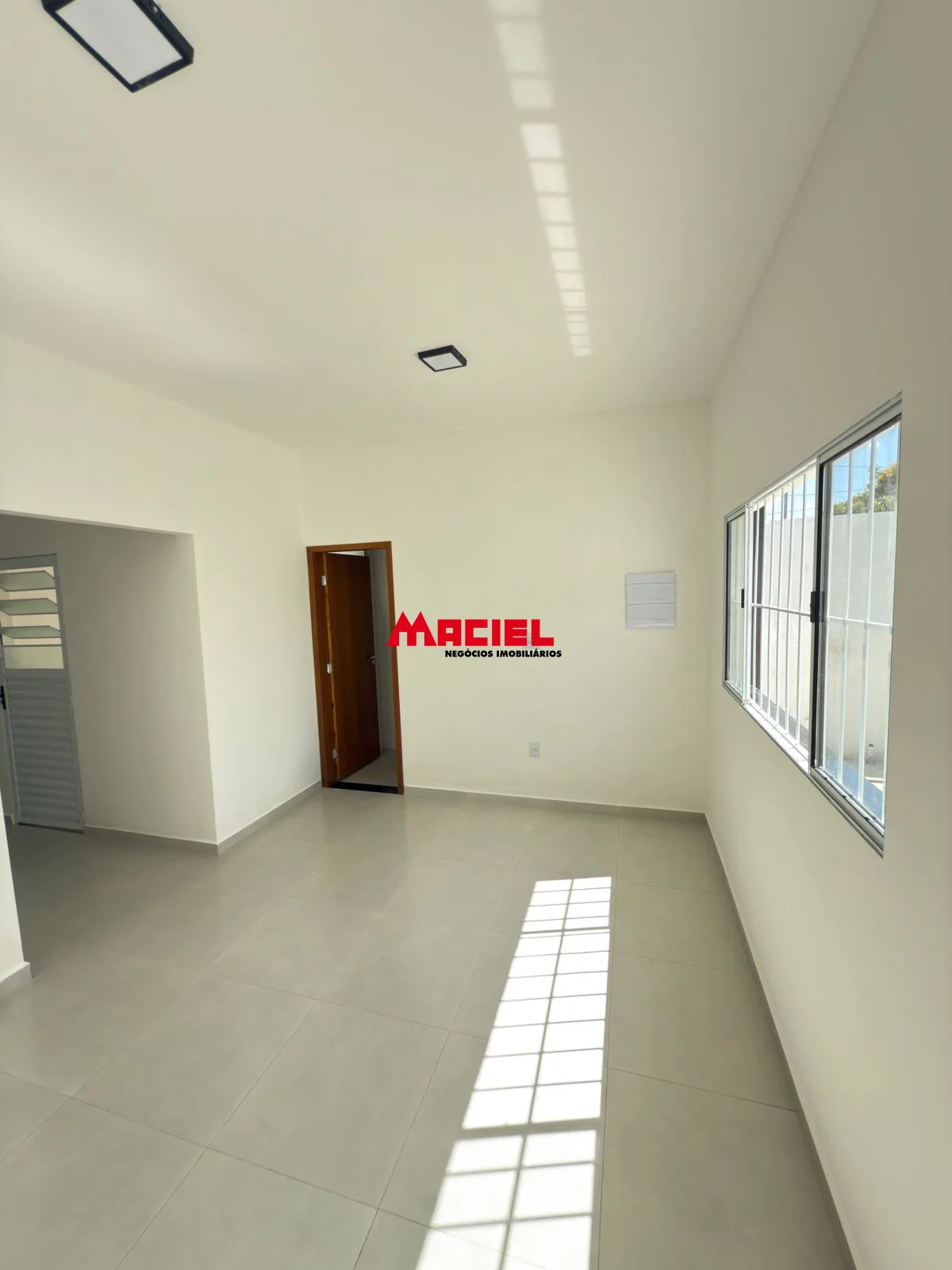 Comprar Casa / Padr&atilde;o em Ca&ccedil;apava R$ 415.000,00 - Foto 2