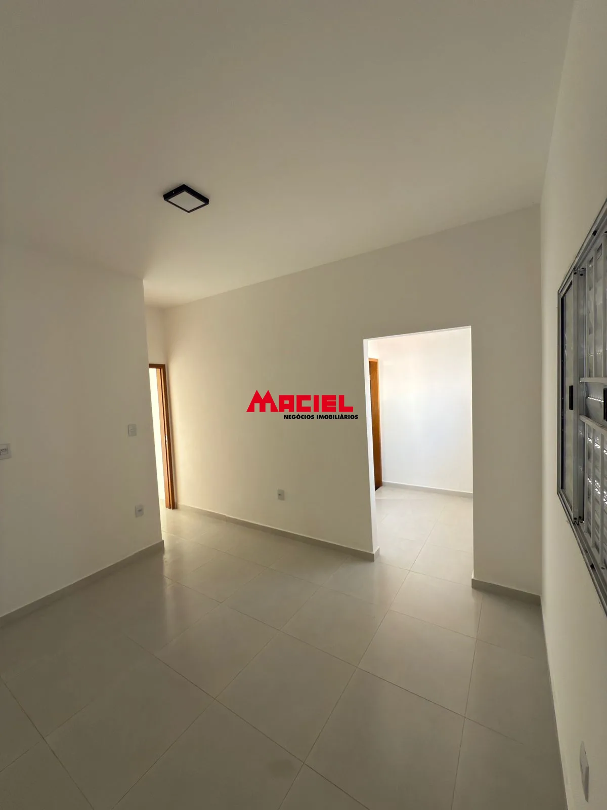 Comprar Casa / Padr&atilde;o em Ca&ccedil;apava R$ 415.000,00 - Foto 3