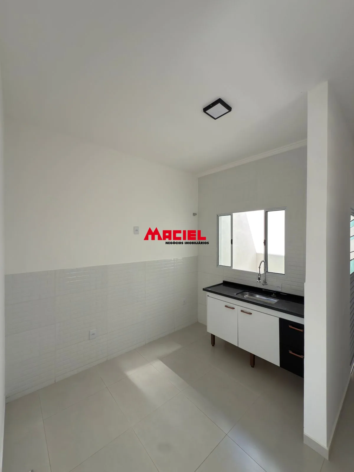 Comprar Casa / Padr&atilde;o em Ca&ccedil;apava R$ 415.000,00 - Foto 6