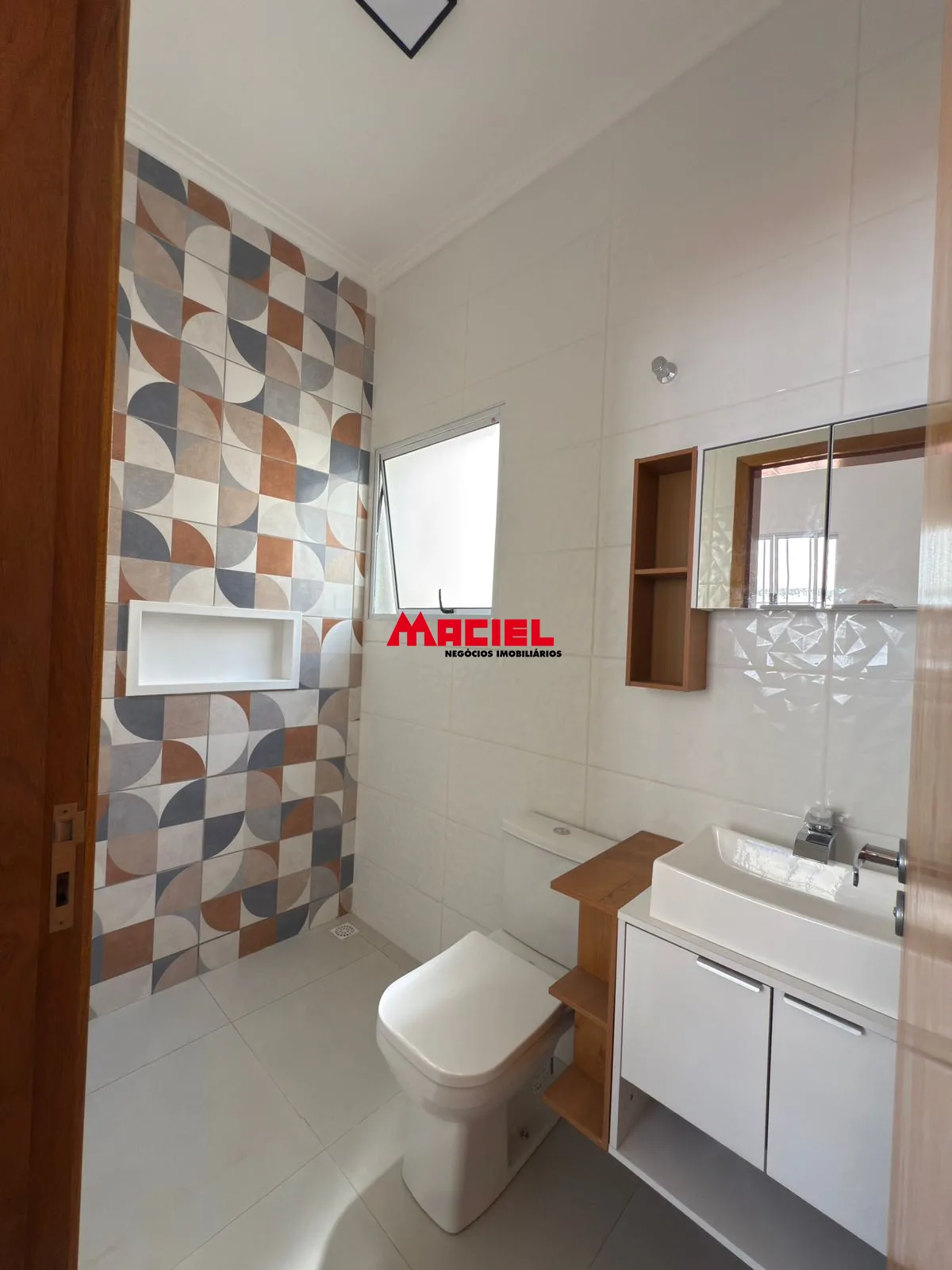 Comprar Casa / Padr&atilde;o em Ca&ccedil;apava R$ 415.000,00 - Foto 8