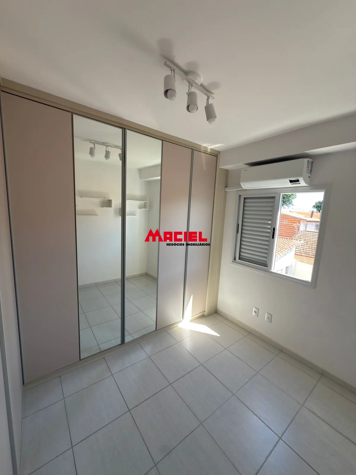 Comprar Apartamento / Padr&atilde;o em Ca&ccedil;apava R$ 460.000,00 - Foto 8