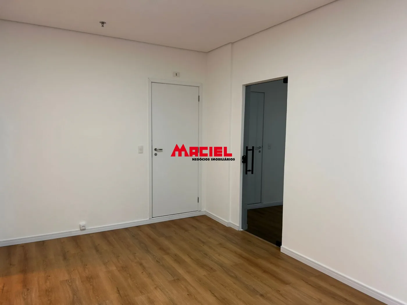 Comprar Comercial / Sala em S&atilde;o Jos&eacute; dos Campos R$ 350.000,00 - Foto 3