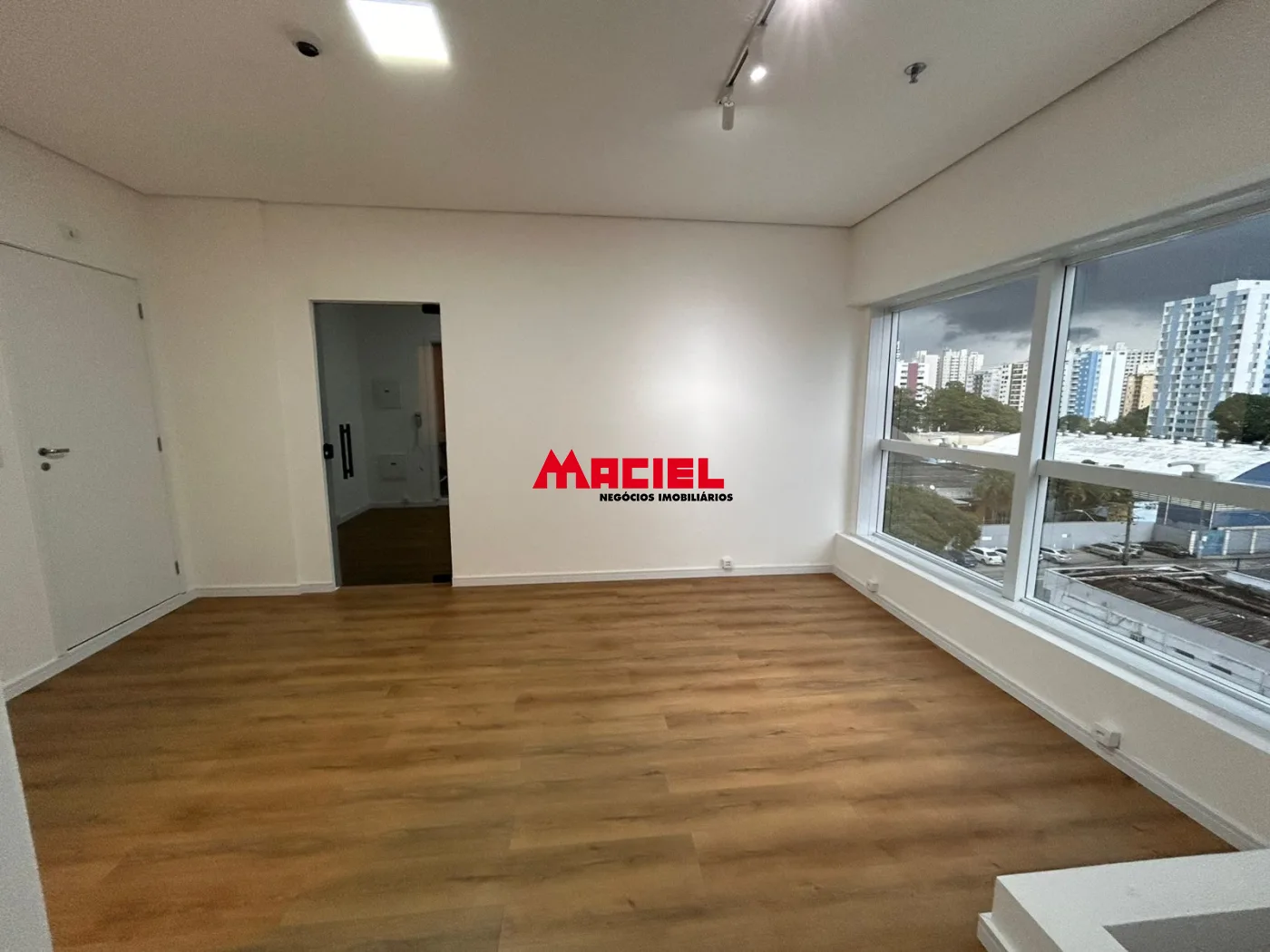 Comprar Comercial / Sala em S&atilde;o Jos&eacute; dos Campos R$ 350.000,00 - Foto 7