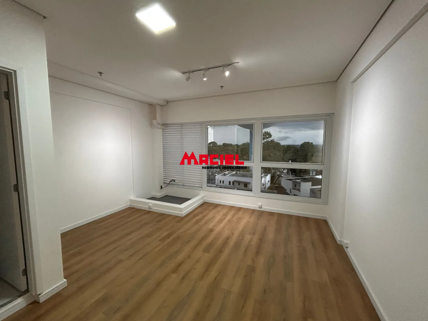 Comprar Comercial / Sala em S&atilde;o Jos&eacute; dos Campos R$ 350.000,00 - Foto 6