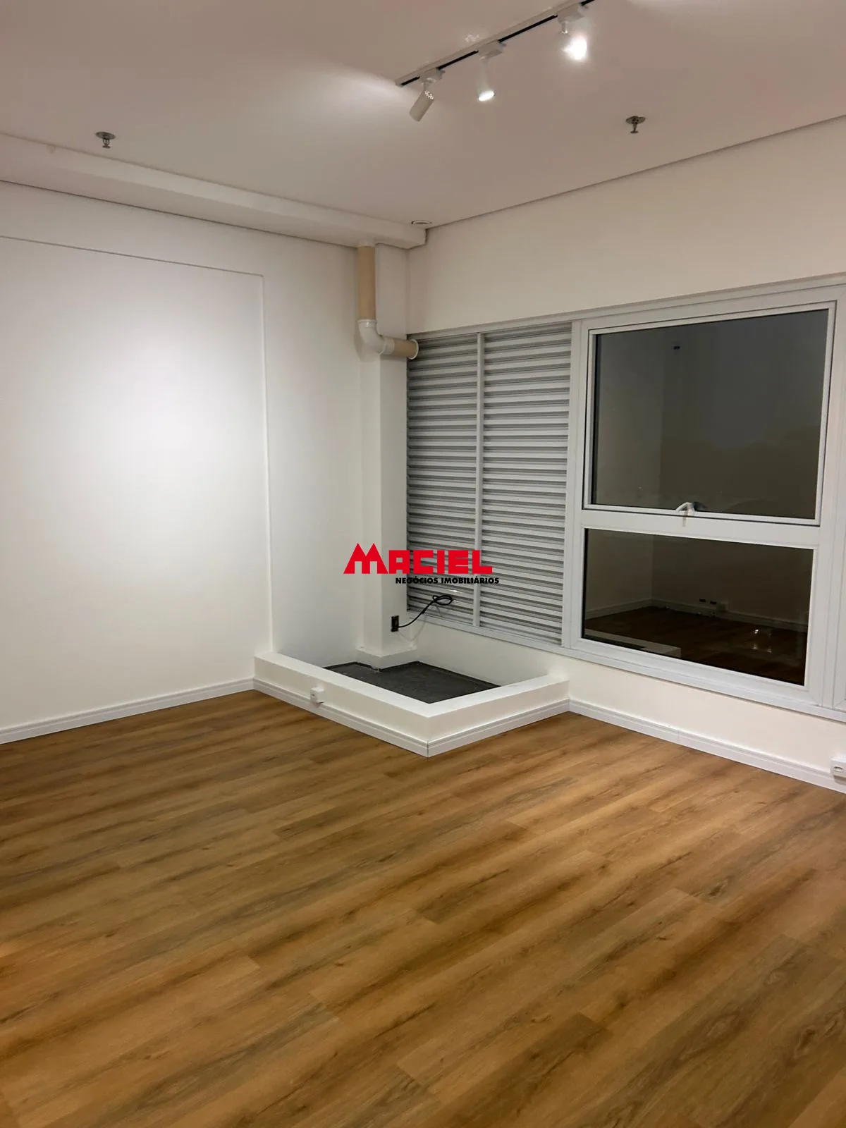 Comprar Comercial / Sala em S&atilde;o Jos&eacute; dos Campos R$ 350.000,00 - Foto 8