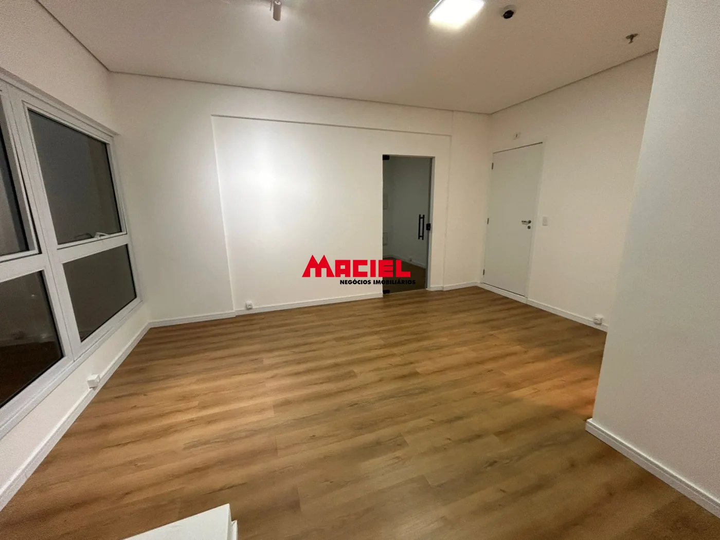 Comprar Comercial / Sala em S&atilde;o Jos&eacute; dos Campos R$ 350.000,00 - Foto 10