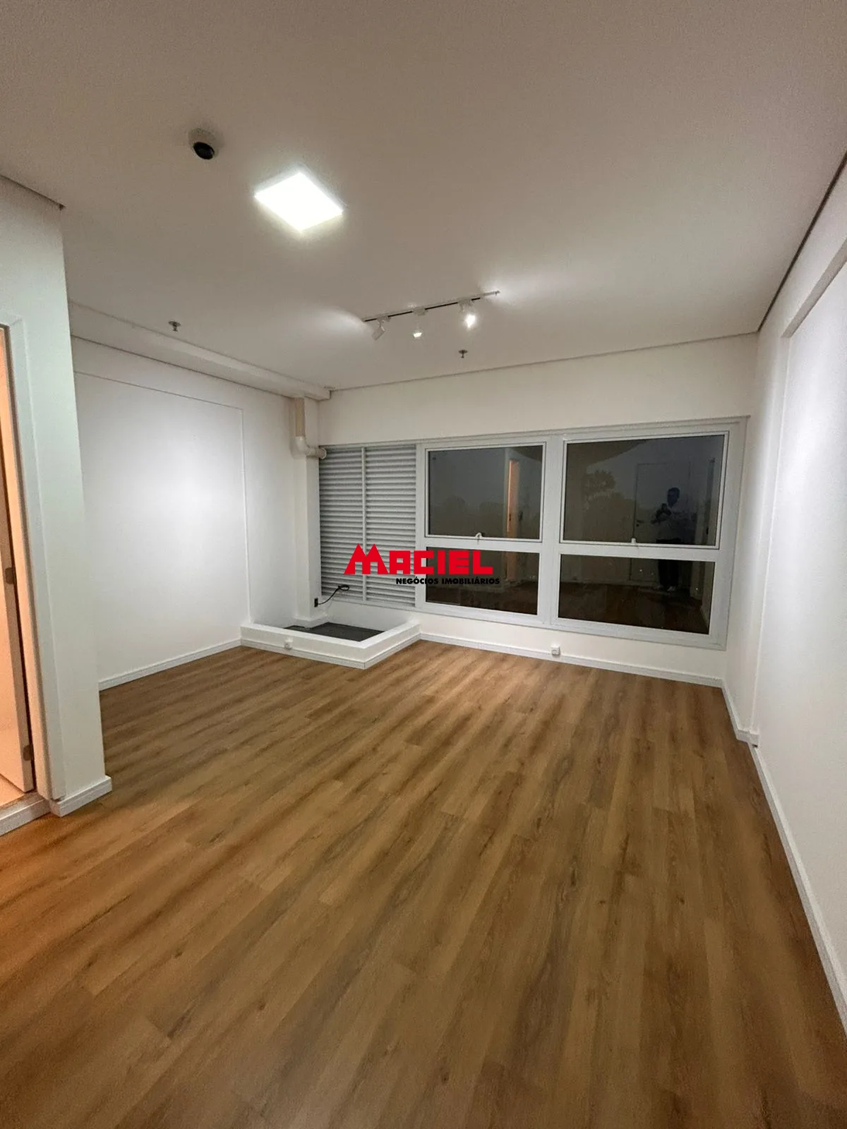 Comprar Comercial / Sala em S&atilde;o Jos&eacute; dos Campos R$ 350.000,00 - Foto 15