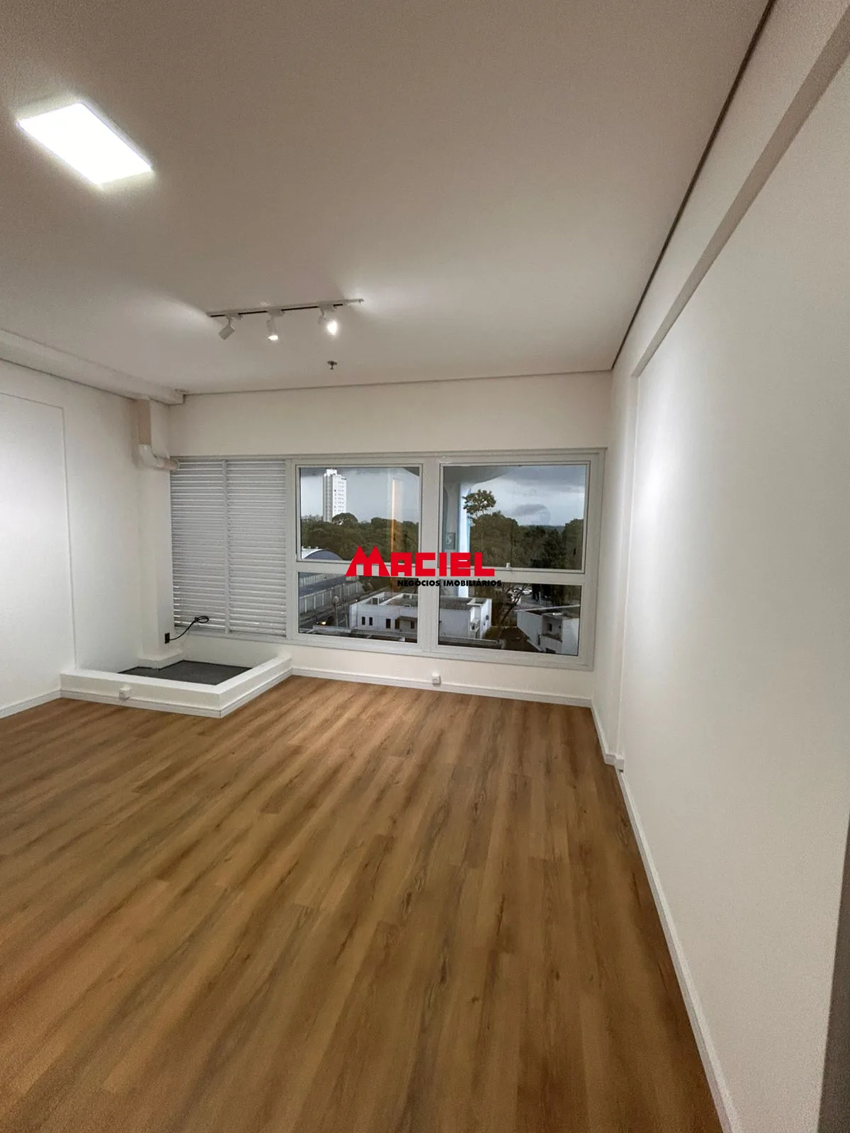 Comprar Comercial / Sala em S&atilde;o Jos&eacute; dos Campos R$ 350.000,00 - Foto 16