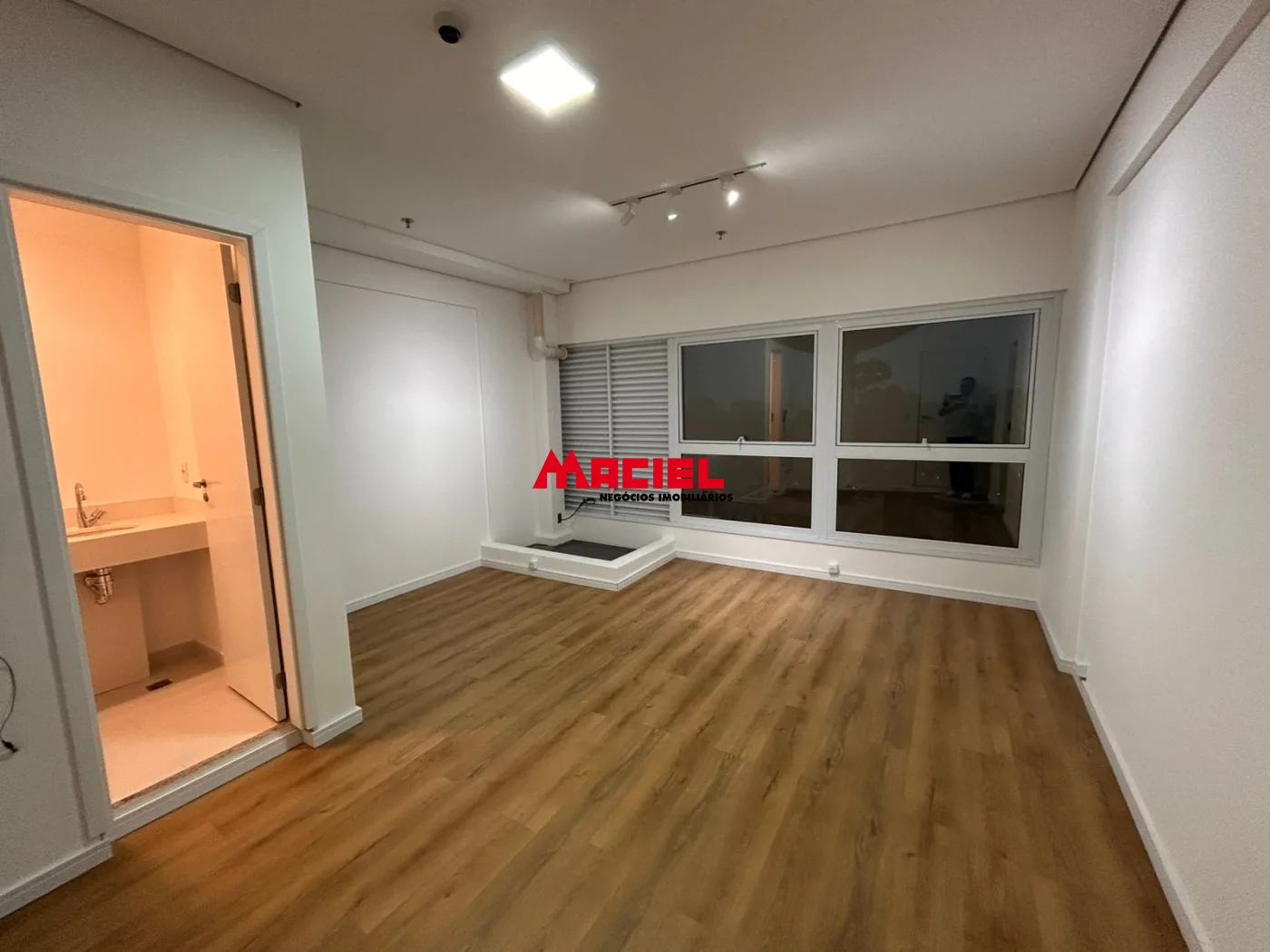 Comprar Comercial / Sala em S&atilde;o Jos&eacute; dos Campos R$ 350.000,00 - Foto 18