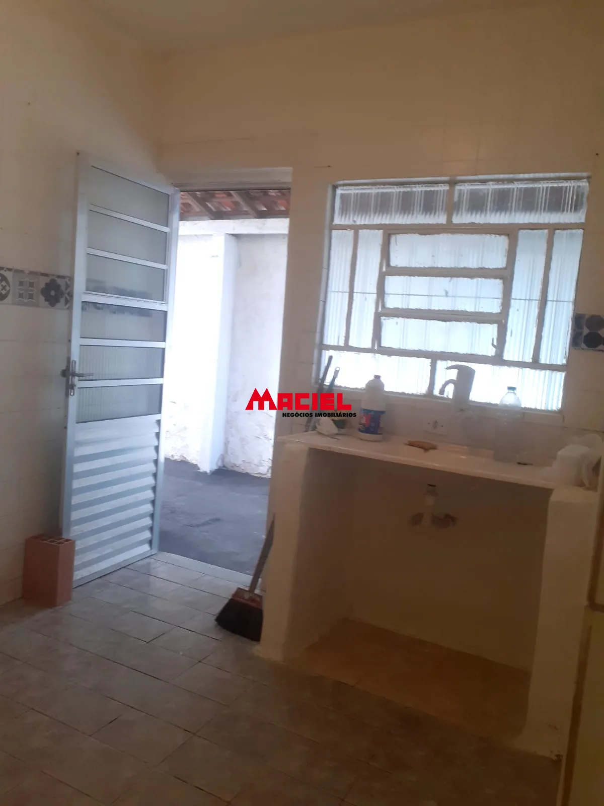 Comprar Casa / Padr&atilde;o em S&atilde;o Jos&eacute; dos Campos R$ 315.000,00 - Foto 1