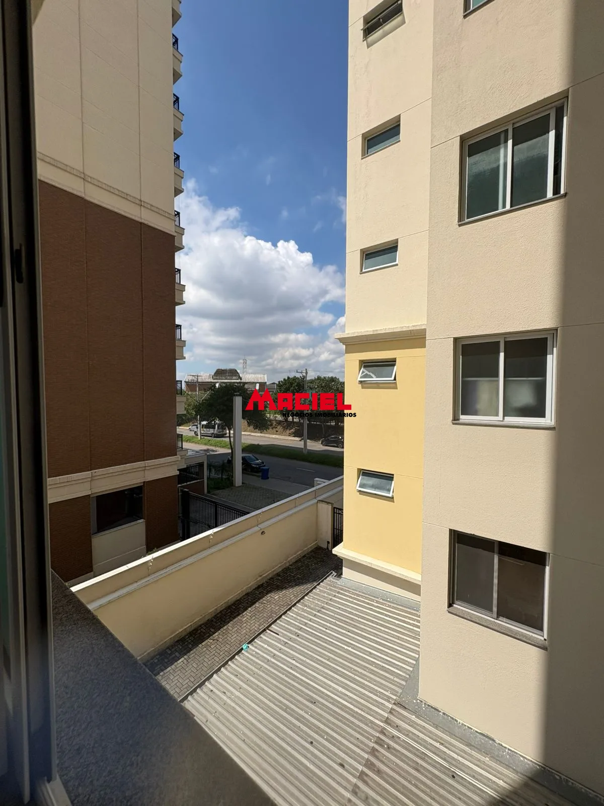 Alugar Apartamento / Padr&atilde;o em S&atilde;o Jos&eacute; dos Campos R$ 2.400,00 - Foto 6