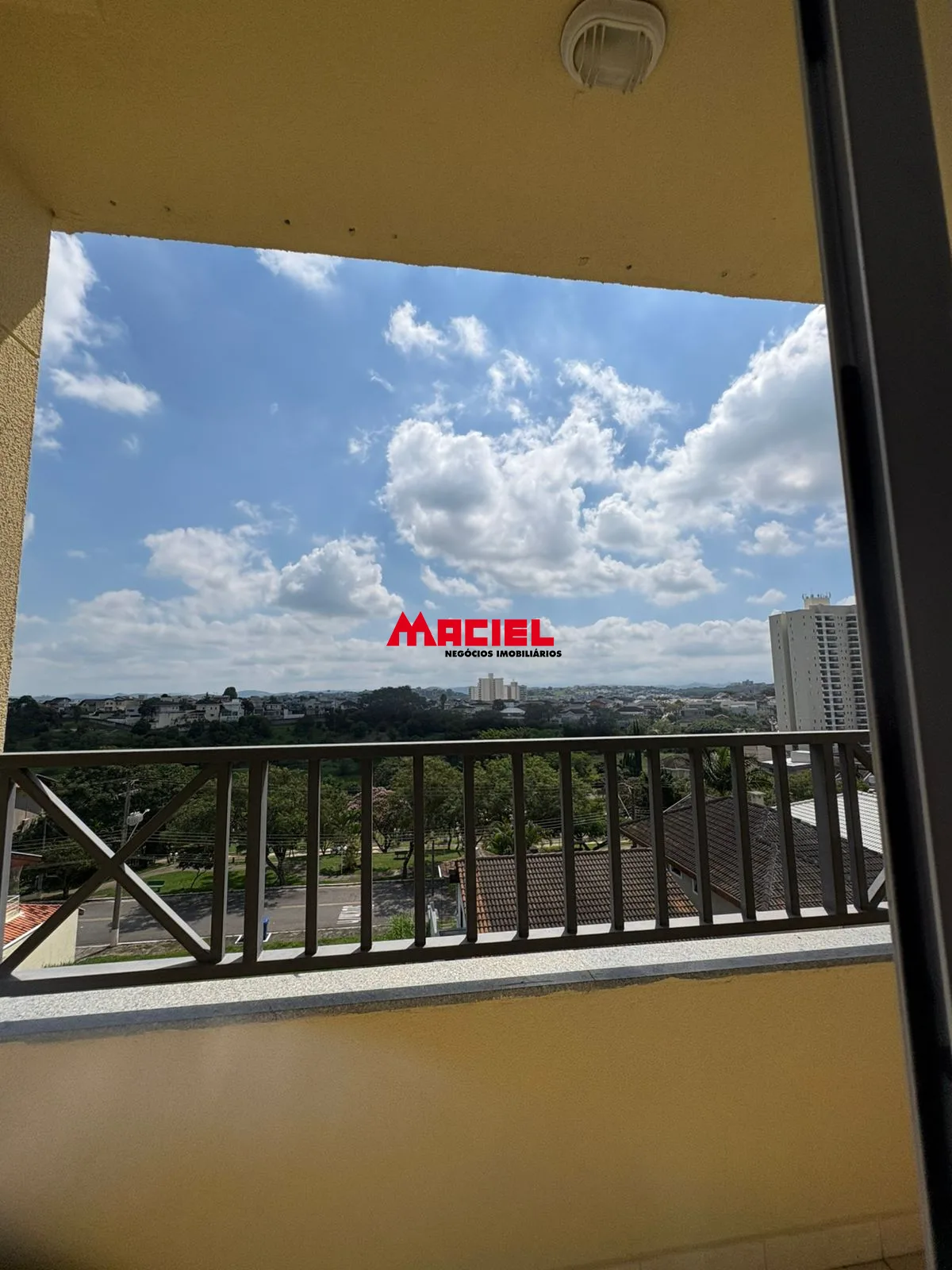 Alugar Apartamento / Padr&atilde;o em S&atilde;o Jos&eacute; dos Campos R$ 2.400,00 - Foto 8