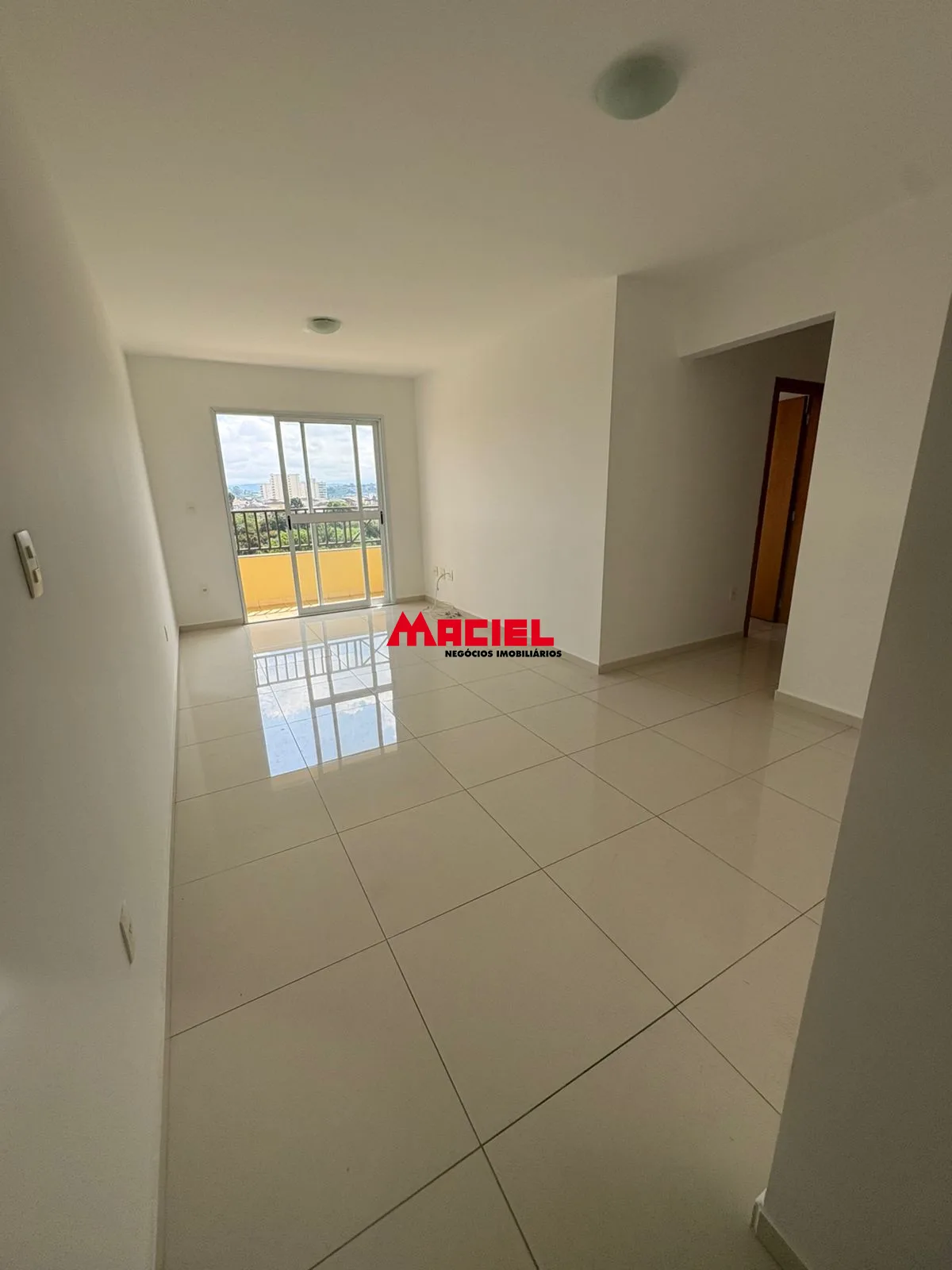 Alugar Apartamento / Padr&atilde;o em S&atilde;o Jos&eacute; dos Campos R$ 2.400,00 - Foto 3