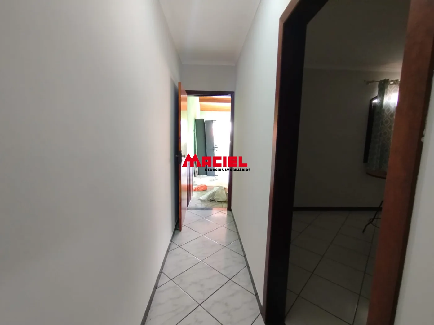 Alugar Casa / Sobrado em S&atilde;o Jos&eacute; dos Campos R$ 3.300,00 - Foto 14