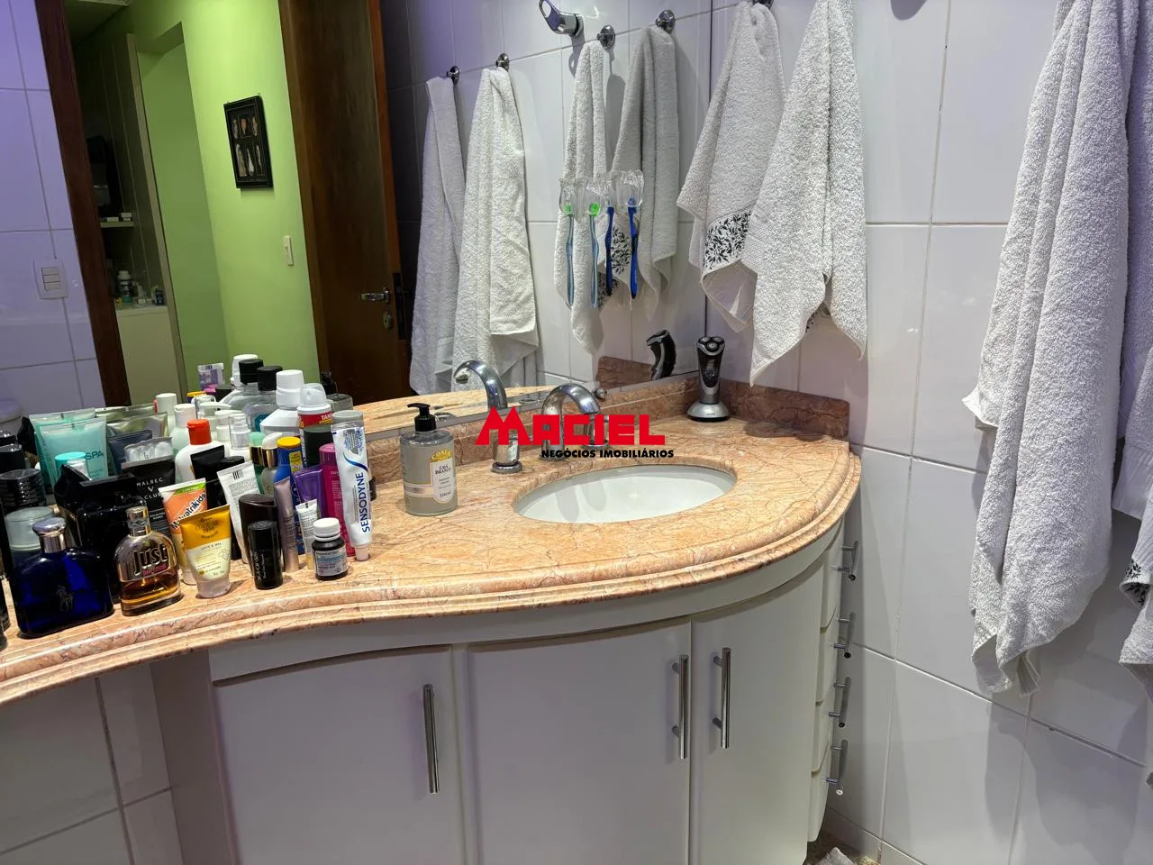 Comprar Apartamento / Padr&atilde;o em S&atilde;o Jos&eacute; dos Campos R$ 1.350.000,00 - Foto 29