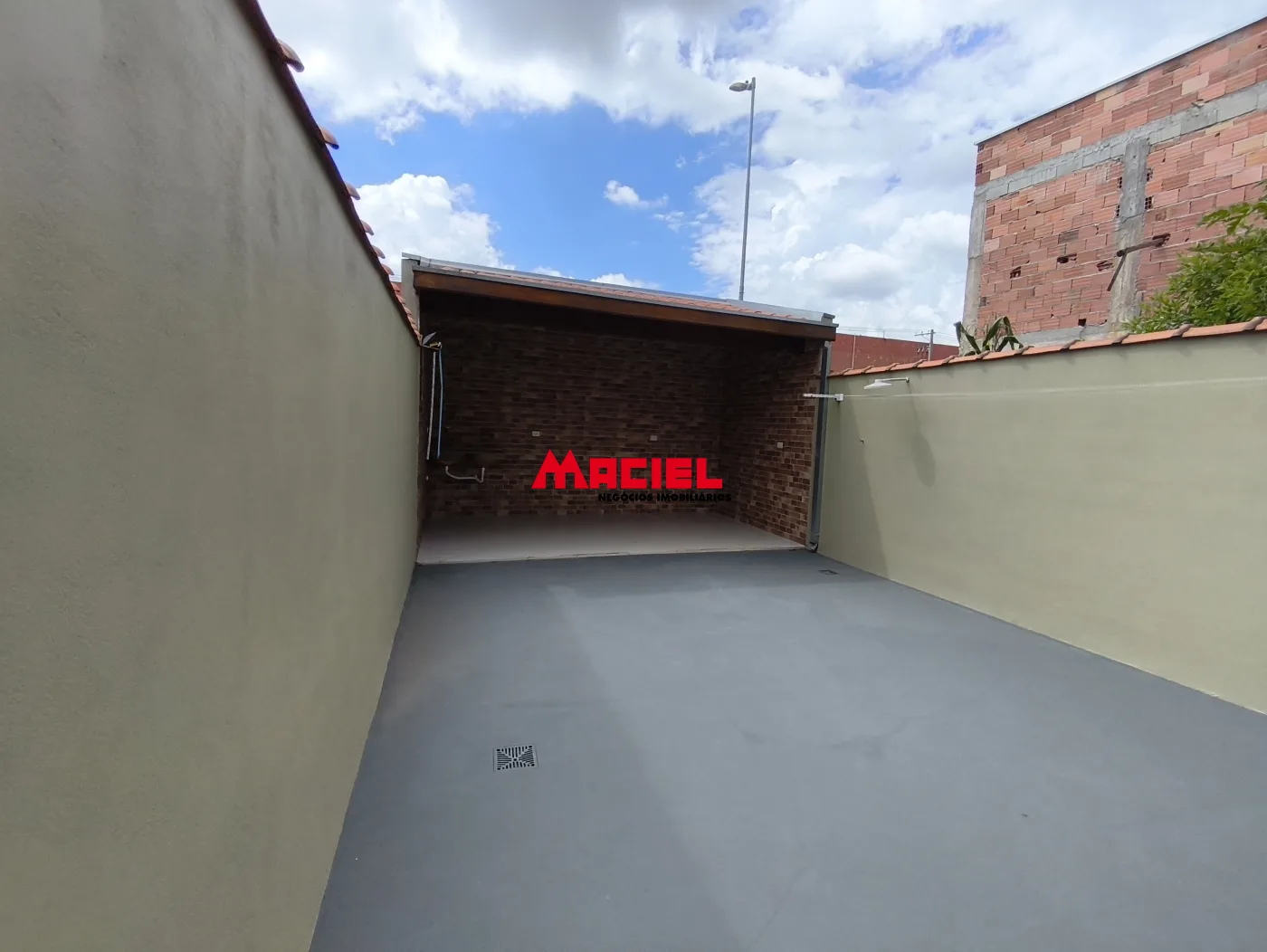 Alugar Casa / Padr&atilde;o em S&atilde;o Jos&eacute; dos Campos R$ 1.750,00 - Foto 1