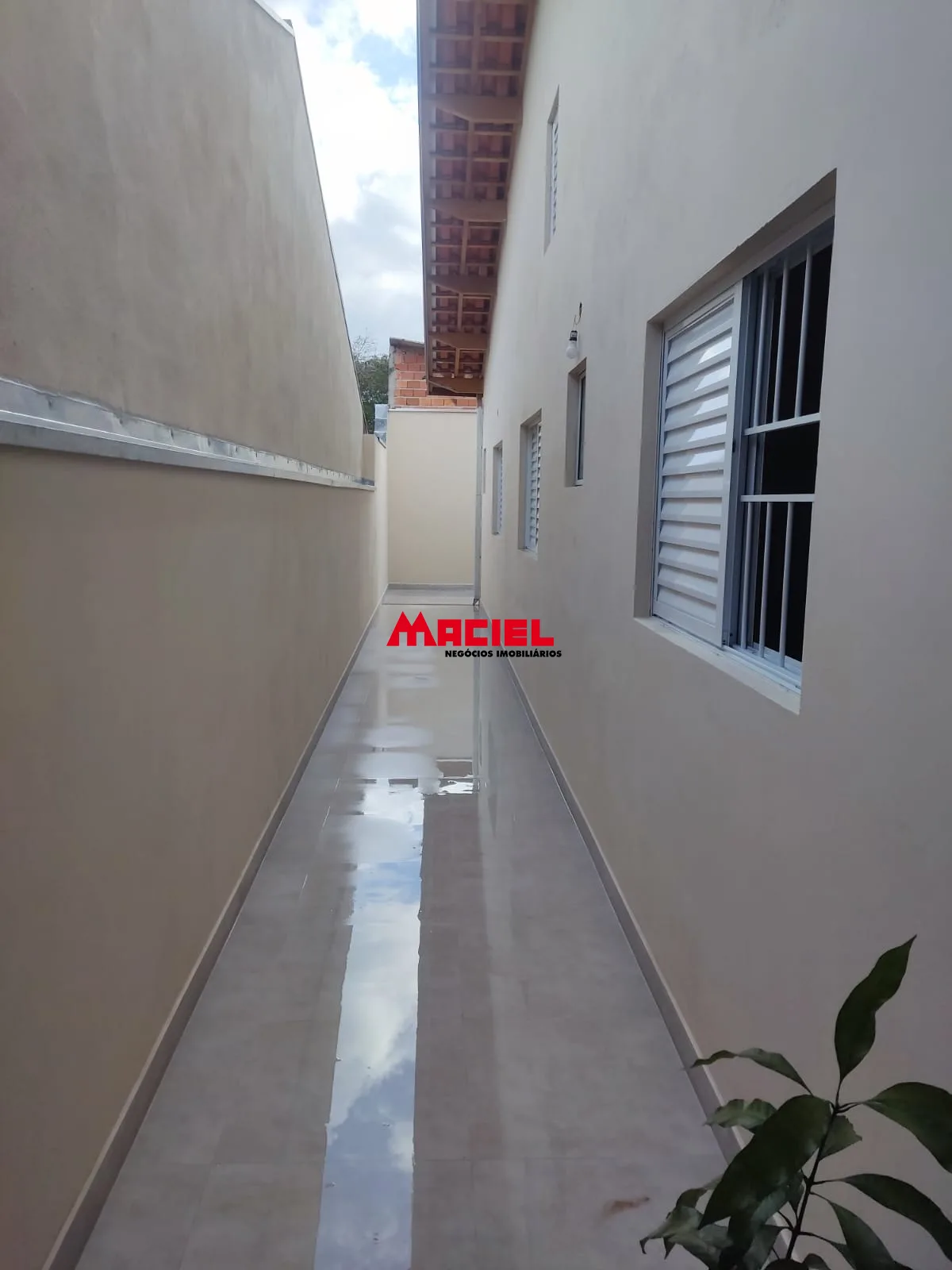 Comprar Casa / Padr&atilde;o em S&atilde;o Jos&eacute; dos Campos R$ 490.000,00 - Foto 2