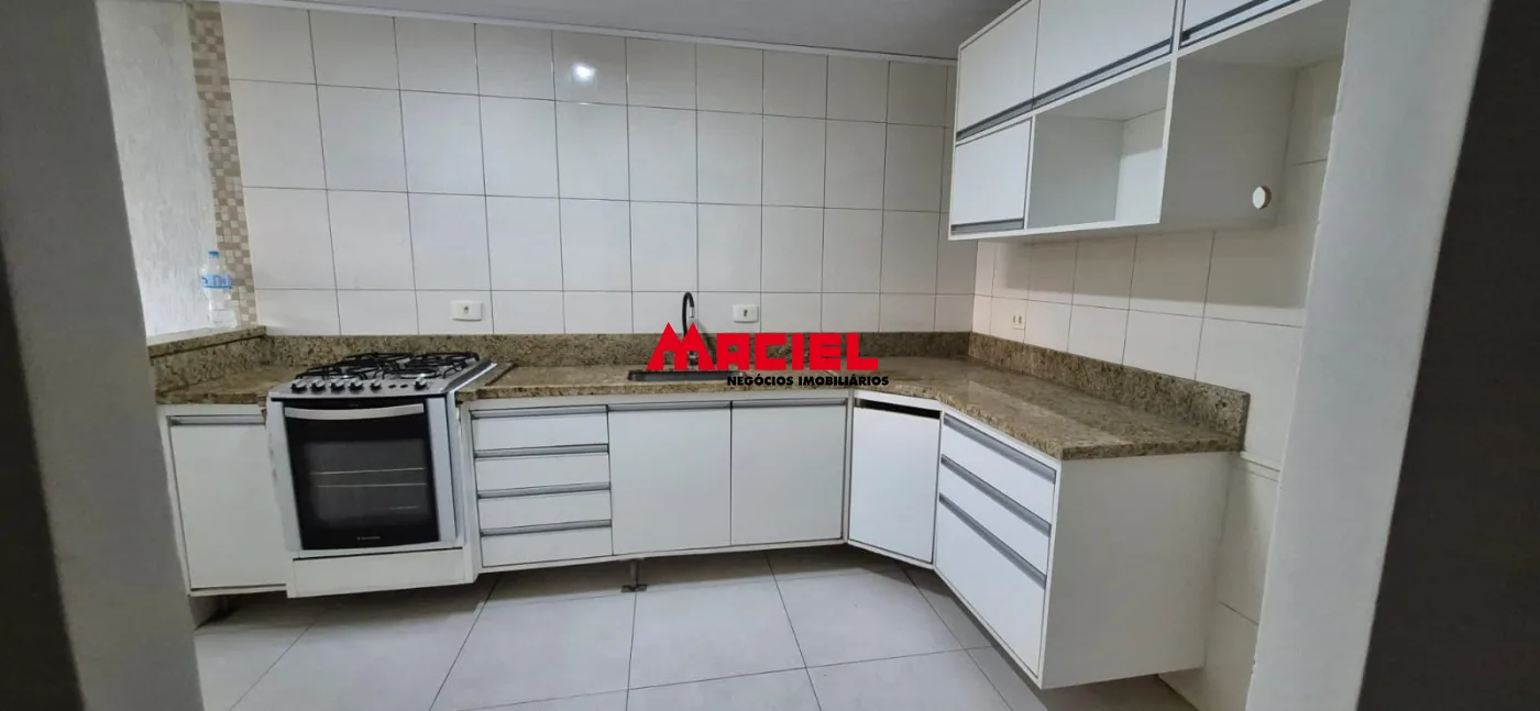 Comprar Casa / Padr&atilde;o em S&atilde;o Jos&eacute; dos Campos R$ 365.000,00 - Foto 4