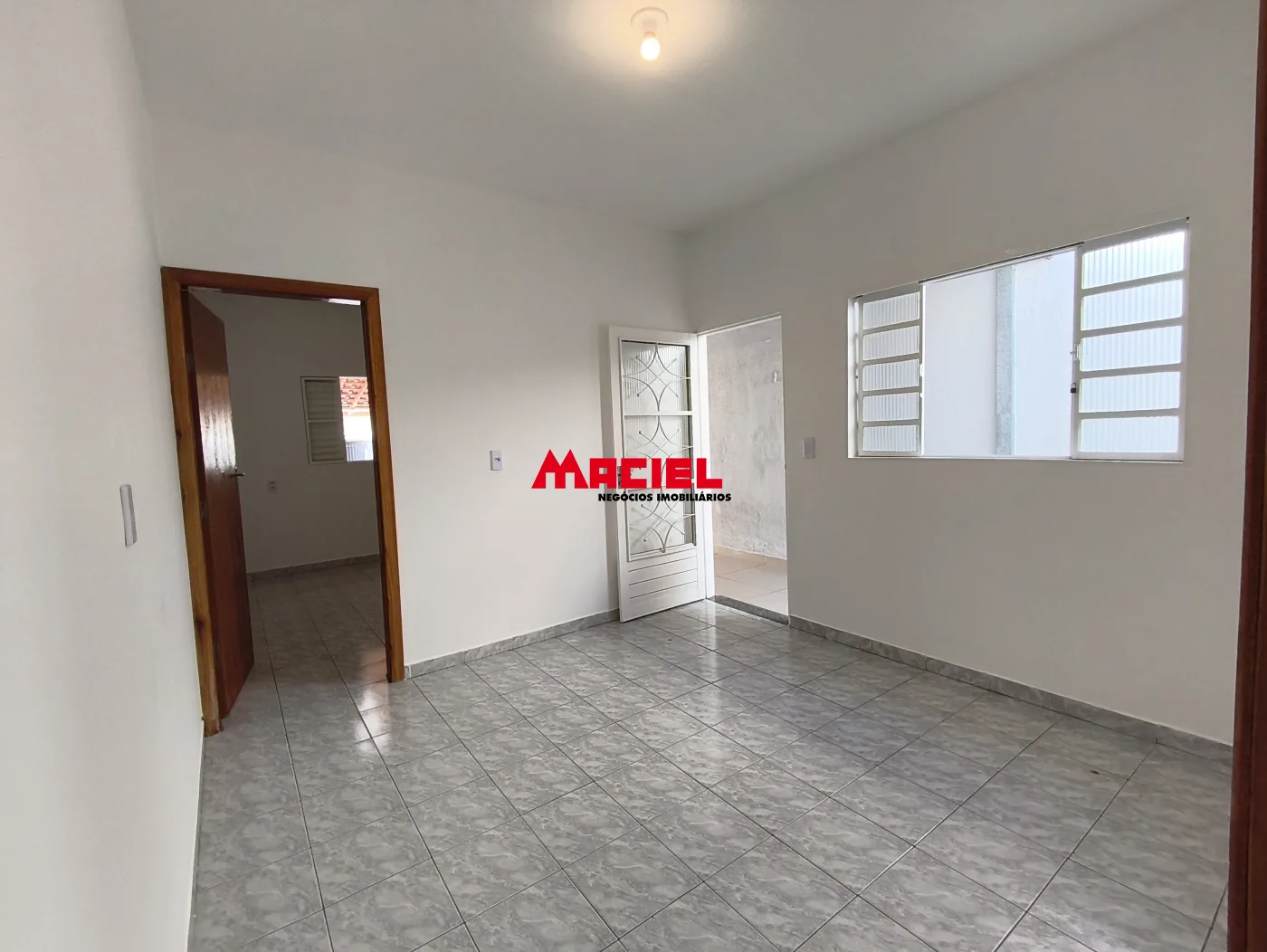 Comprar Casa / Padr&atilde;o em S&atilde;o Jos&eacute; dos Campos R$ 365.000,00 - Foto 2