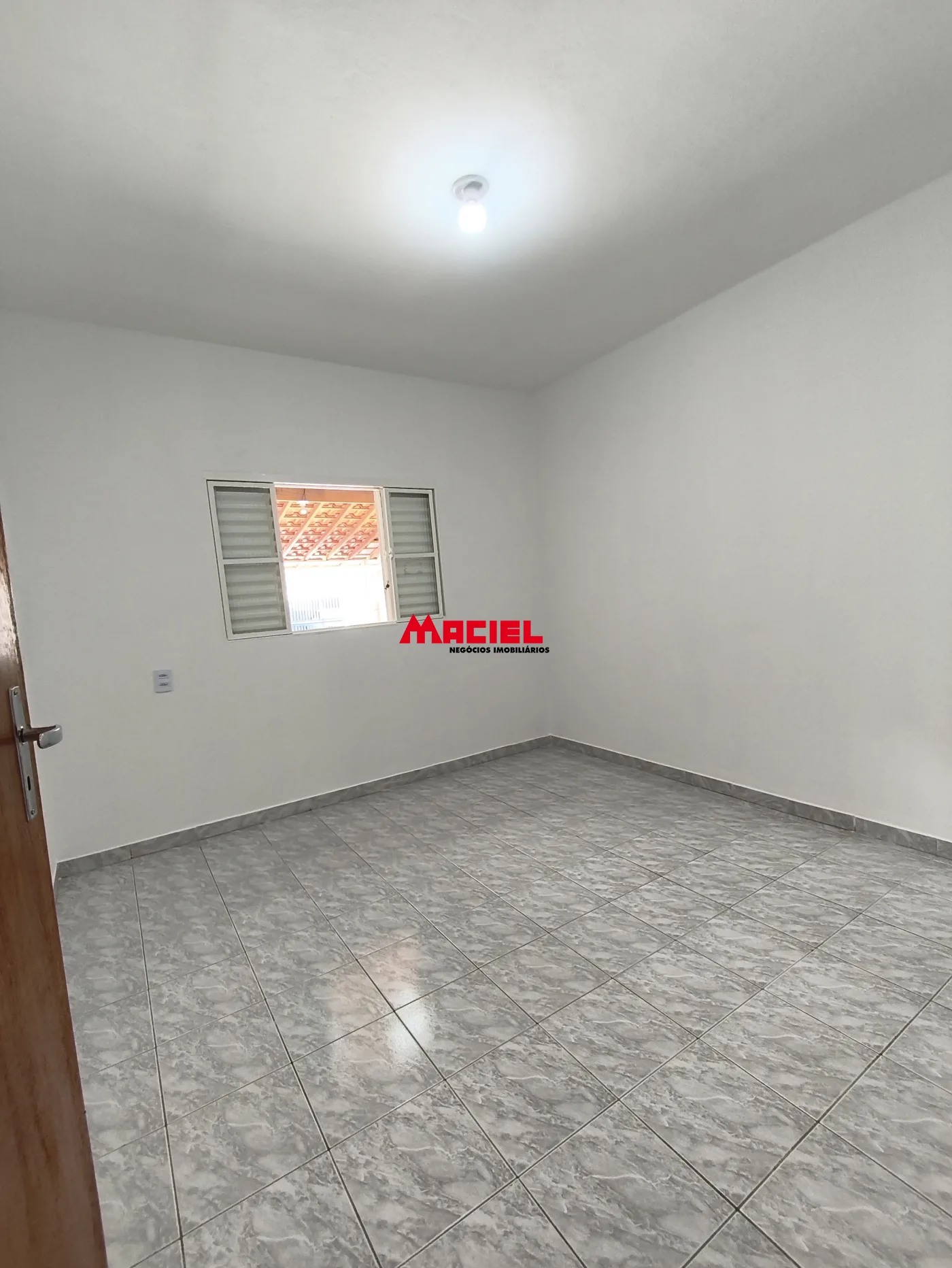 Comprar Casa / Padr&atilde;o em S&atilde;o Jos&eacute; dos Campos R$ 365.000,00 - Foto 4