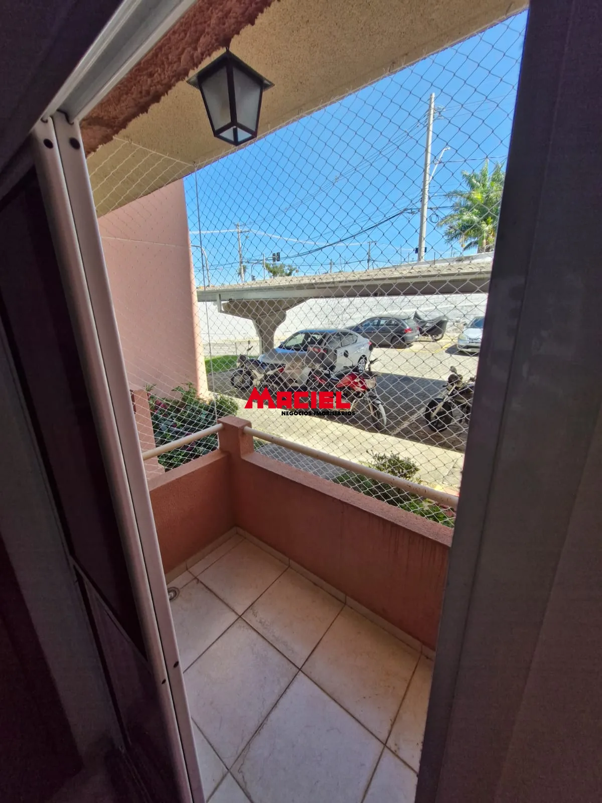 Alugar Apartamento / Padr&atilde;o em S&atilde;o Jos&eacute; dos Campos R$ 1.600,00 - Foto 3
