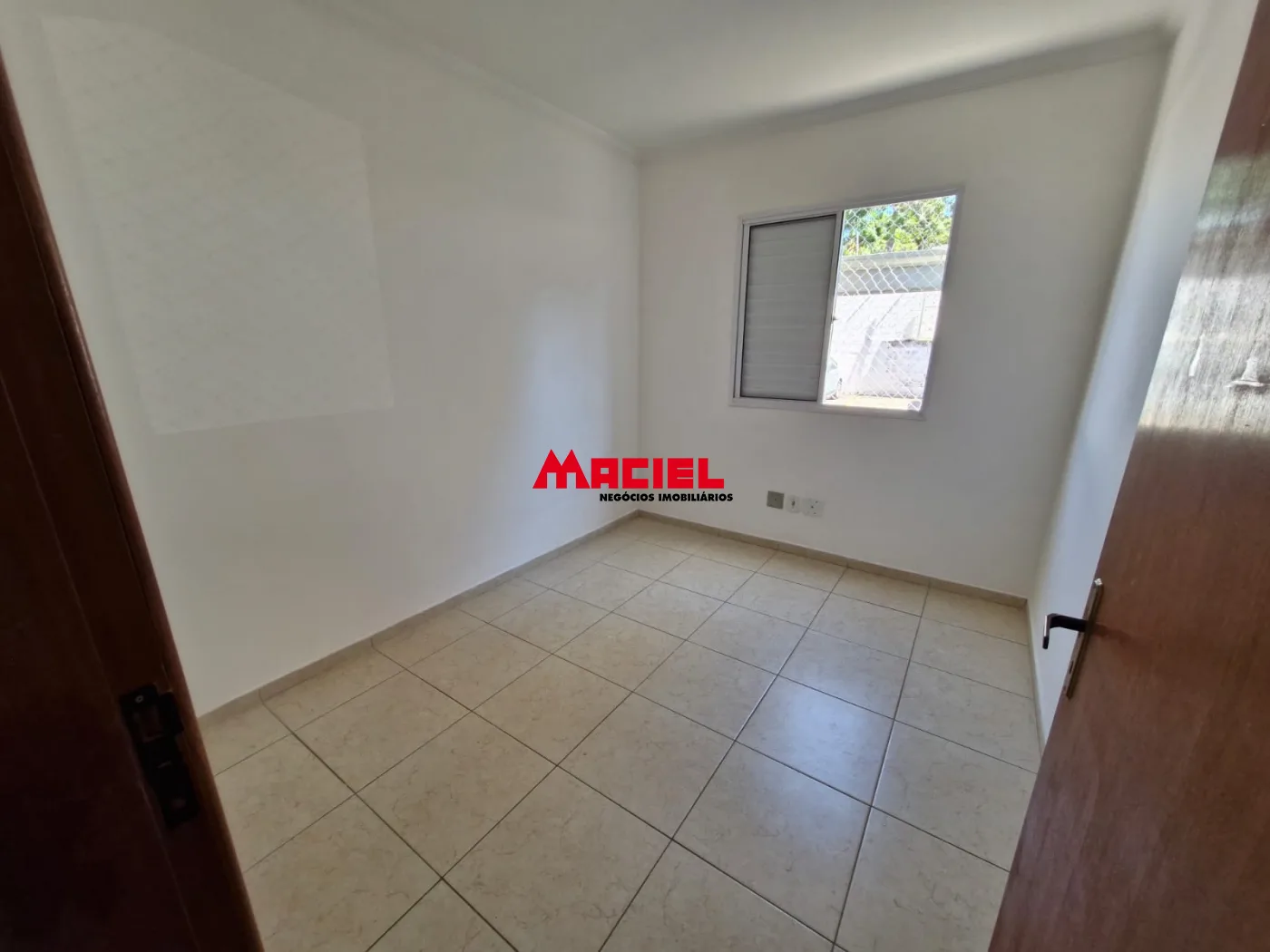 Alugar Apartamento / Padr&atilde;o em S&atilde;o Jos&eacute; dos Campos R$ 1.600,00 - Foto 5