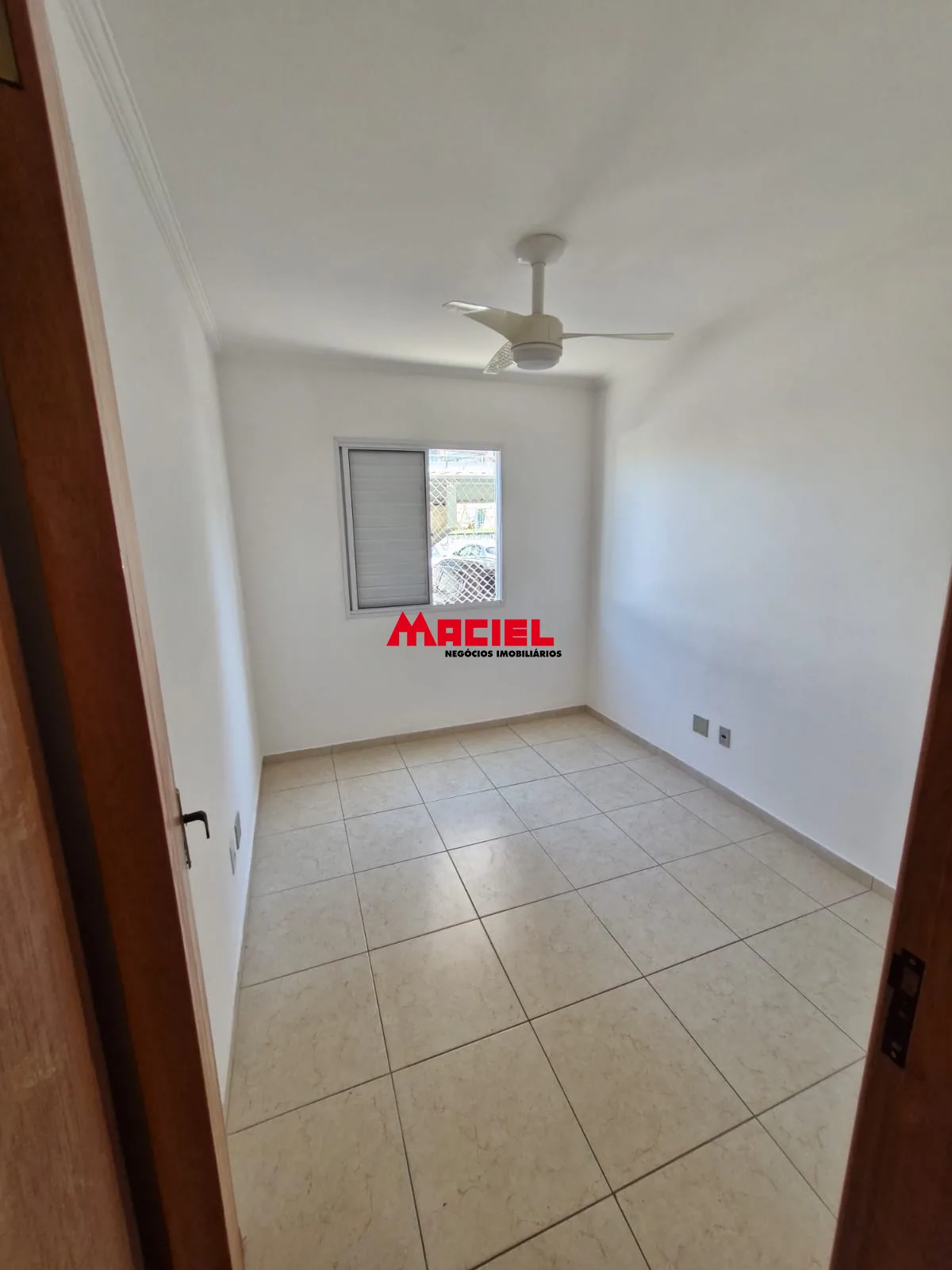 Alugar Apartamento / Padr&atilde;o em S&atilde;o Jos&eacute; dos Campos R$ 1.600,00 - Foto 8
