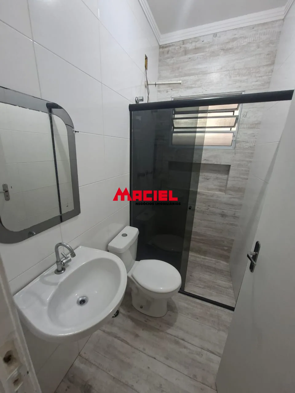 Alugar Comercial / Ponto Comercial em S&atilde;o Jos&eacute; dos Campos R$ 4.800,00 - Foto 3