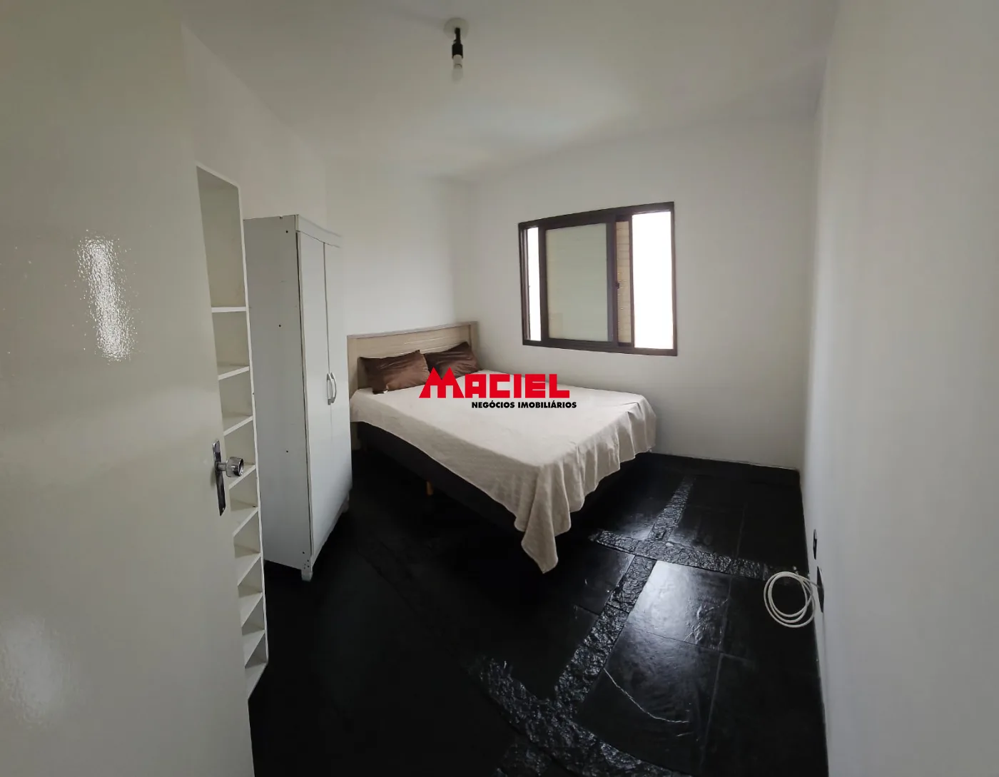 Alugar Apartamento / Mobiliado em S&atilde;o Jos&eacute; dos Campos R$ 2.500,00 - Foto 1