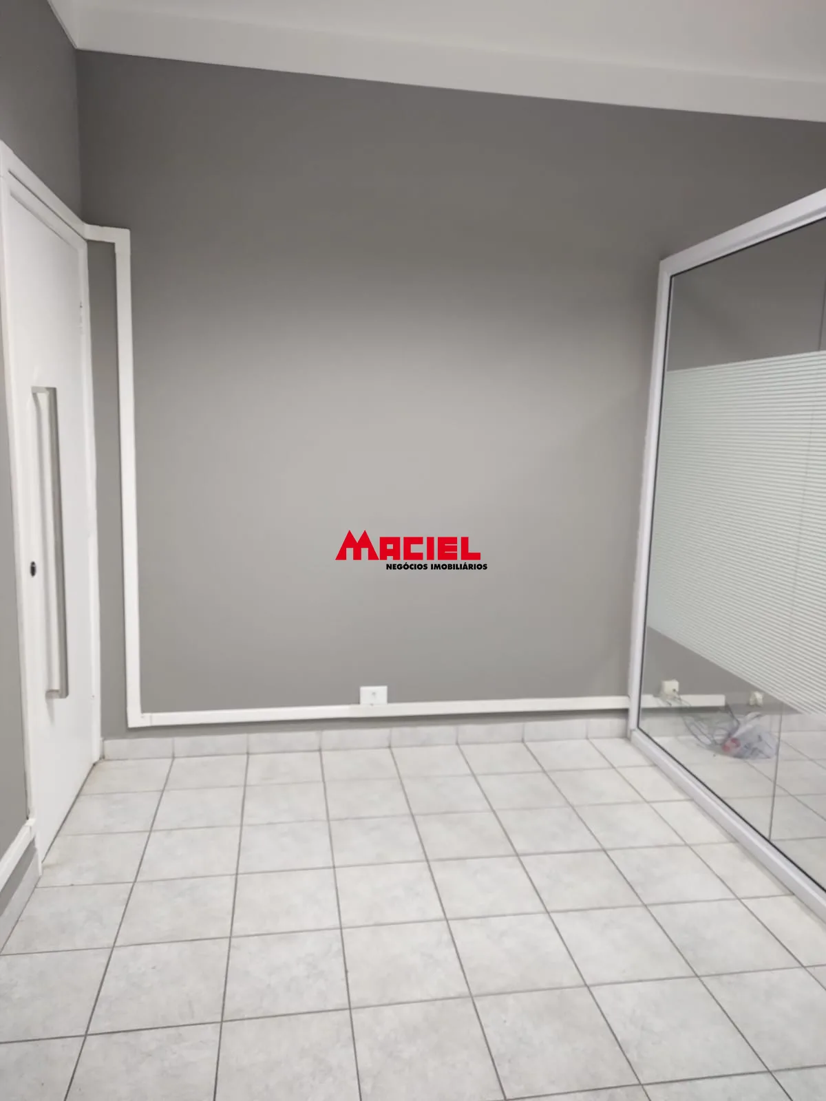 Alugar Comercial / Sala em Edif&iacute;cioCondom&iacute;nio em S&atilde;o Jos&eacute; dos Campos R$ 1.400,00 - Foto 2