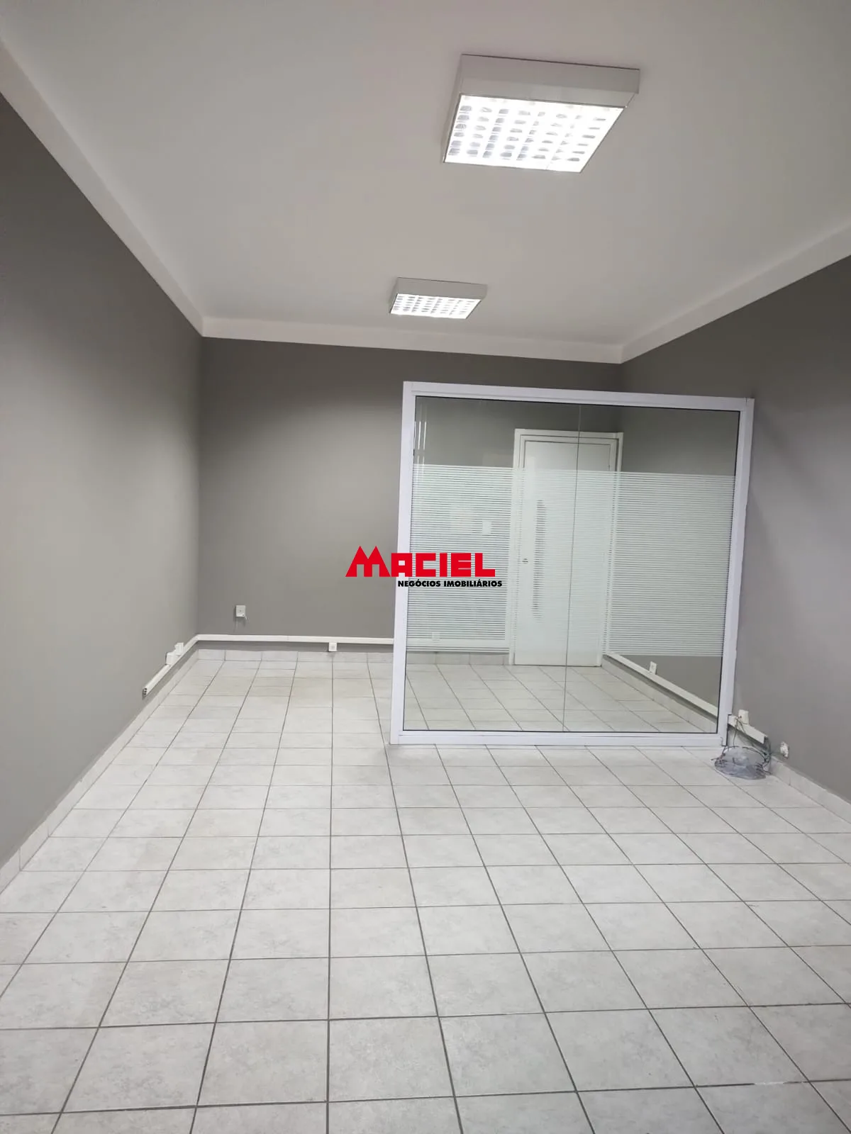 Alugar Comercial / Sala em Edif&iacute;cioCondom&iacute;nio em S&atilde;o Jos&eacute; dos Campos R$ 1.400,00 - Foto 3