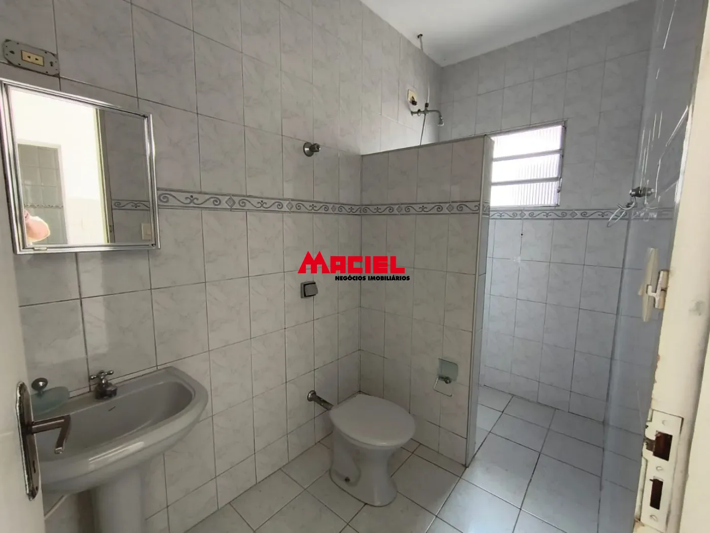 Alugar Casa / Padr&atilde;o em S&atilde;o Jos&eacute; dos Campos R$ 4.500,00 - Foto 4