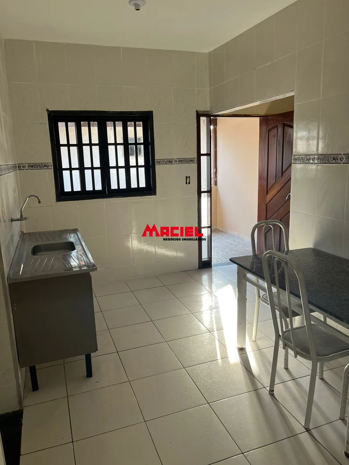 Alugar Casa / Padr&atilde;o em S&atilde;o Jos&eacute; dos Campos R$ 1.800,00 - Foto 1
