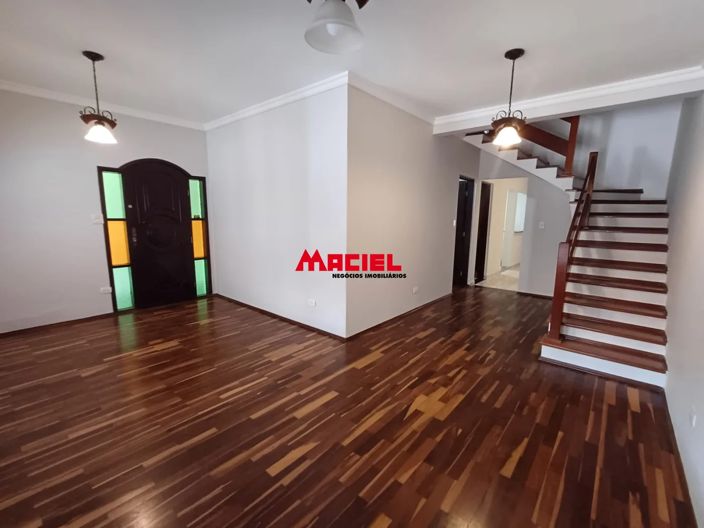 Alugar Casa / Sobrado em S&atilde;o Jos&eacute; dos Campos R$ 4.000,00 - Foto 1