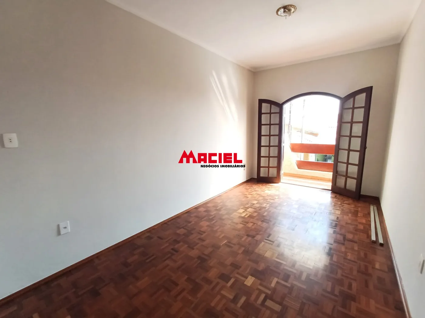Alugar Casa / Sobrado em S&atilde;o Jos&eacute; dos Campos R$ 4.000,00 - Foto 3