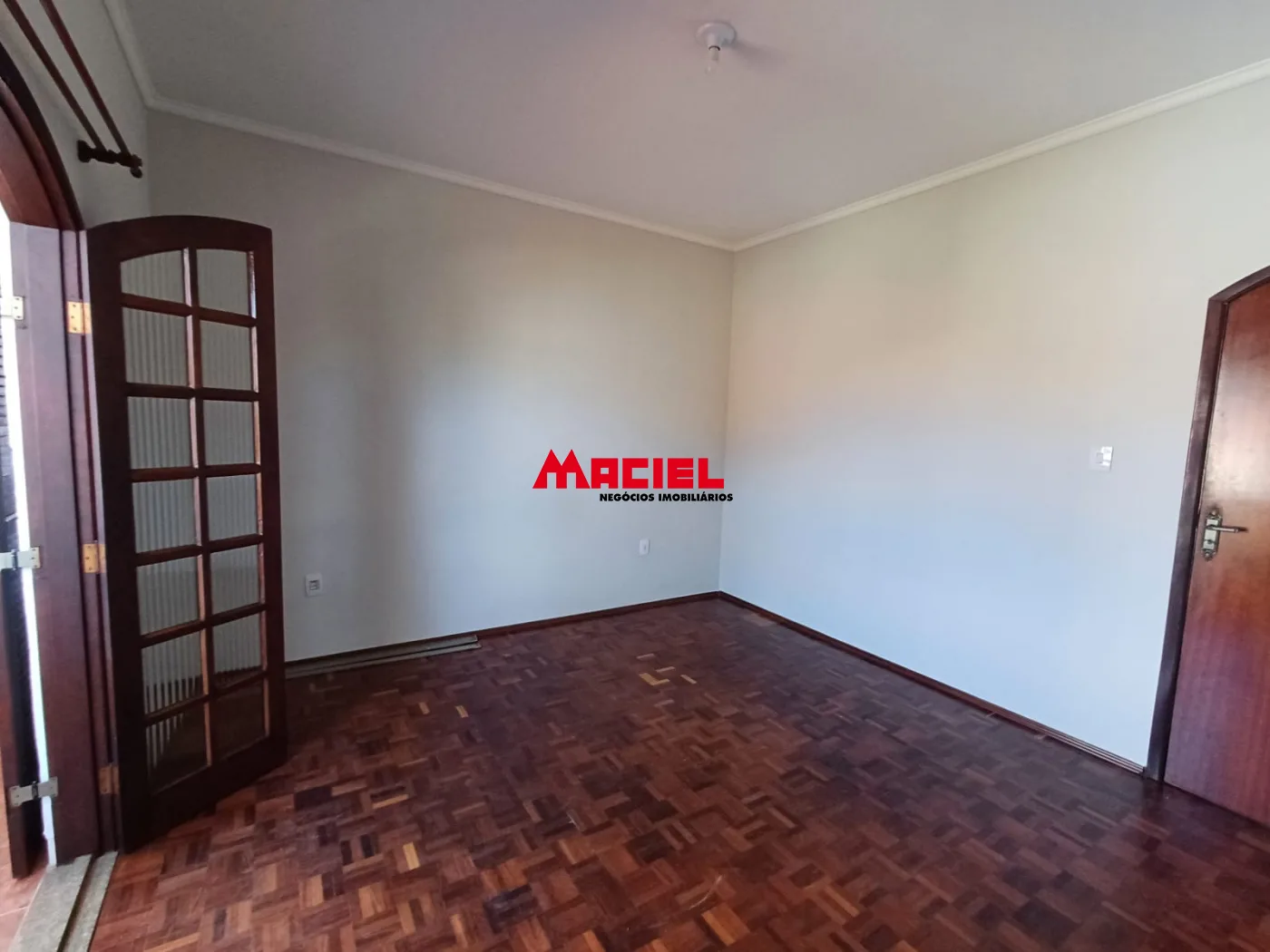 Alugar Casa / Sobrado em S&atilde;o Jos&eacute; dos Campos R$ 4.000,00 - Foto 14