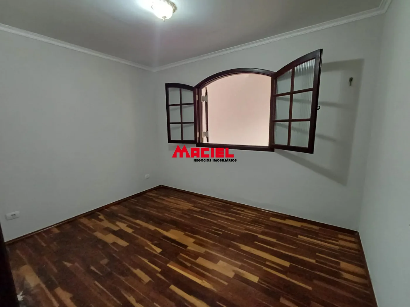Alugar Casa / Sobrado em S&atilde;o Jos&eacute; dos Campos R$ 4.000,00 - Foto 16