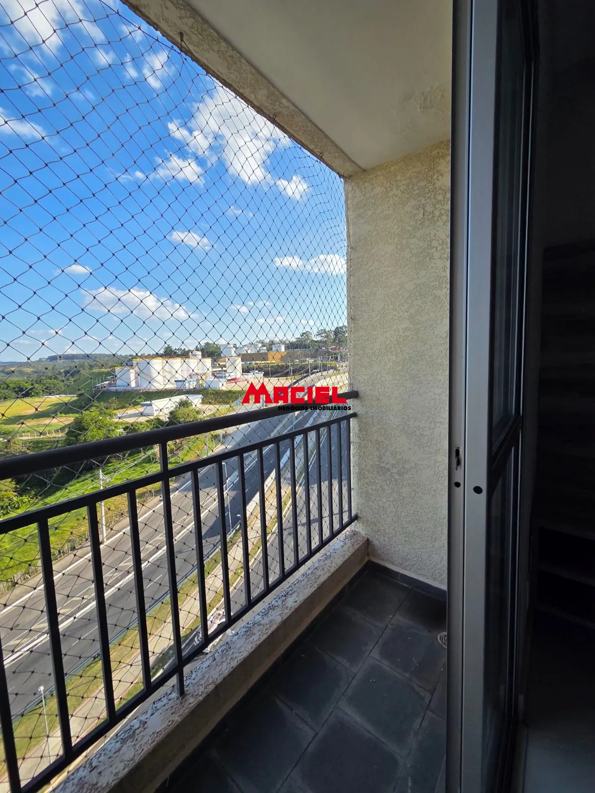 Alugar Apartamento / Padr&atilde;o em S&atilde;o Jos&eacute; dos Campos R$ 1.800,00 - Foto 2