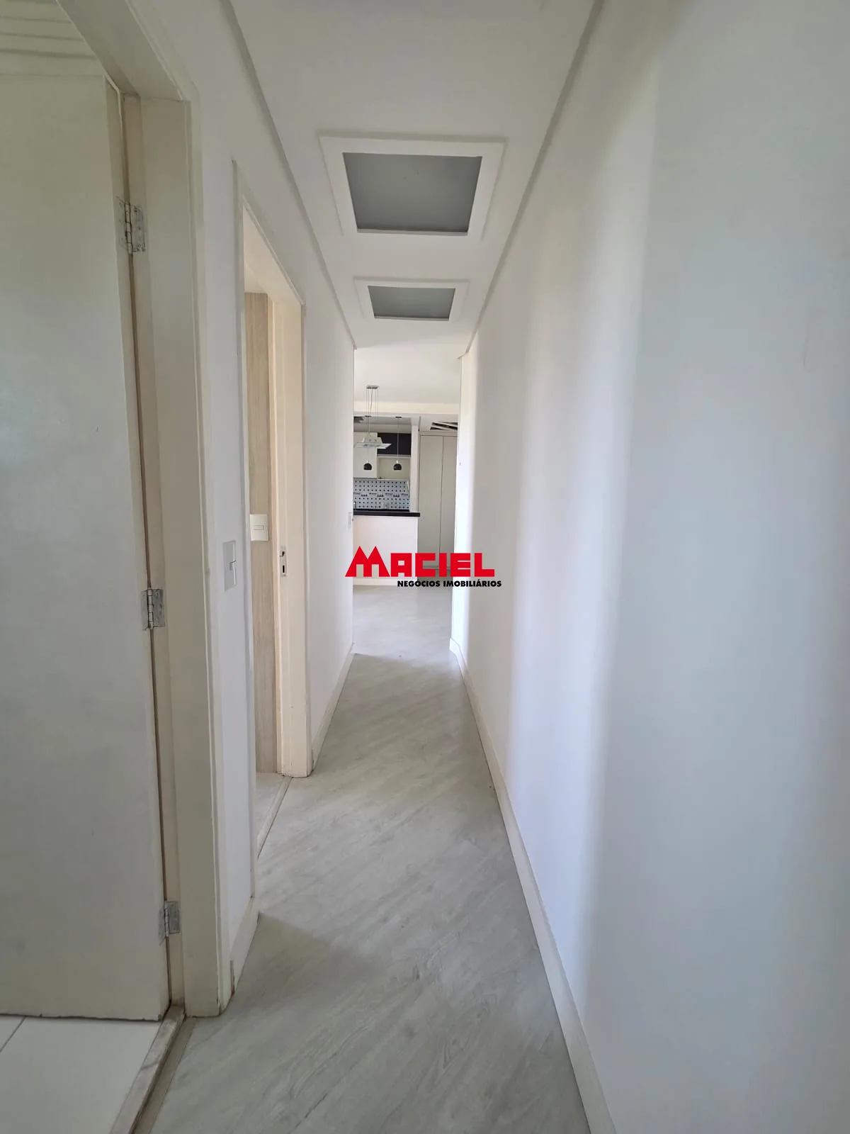 Alugar Apartamento / Padr&atilde;o em S&atilde;o Jos&eacute; dos Campos R$ 1.800,00 - Foto 8