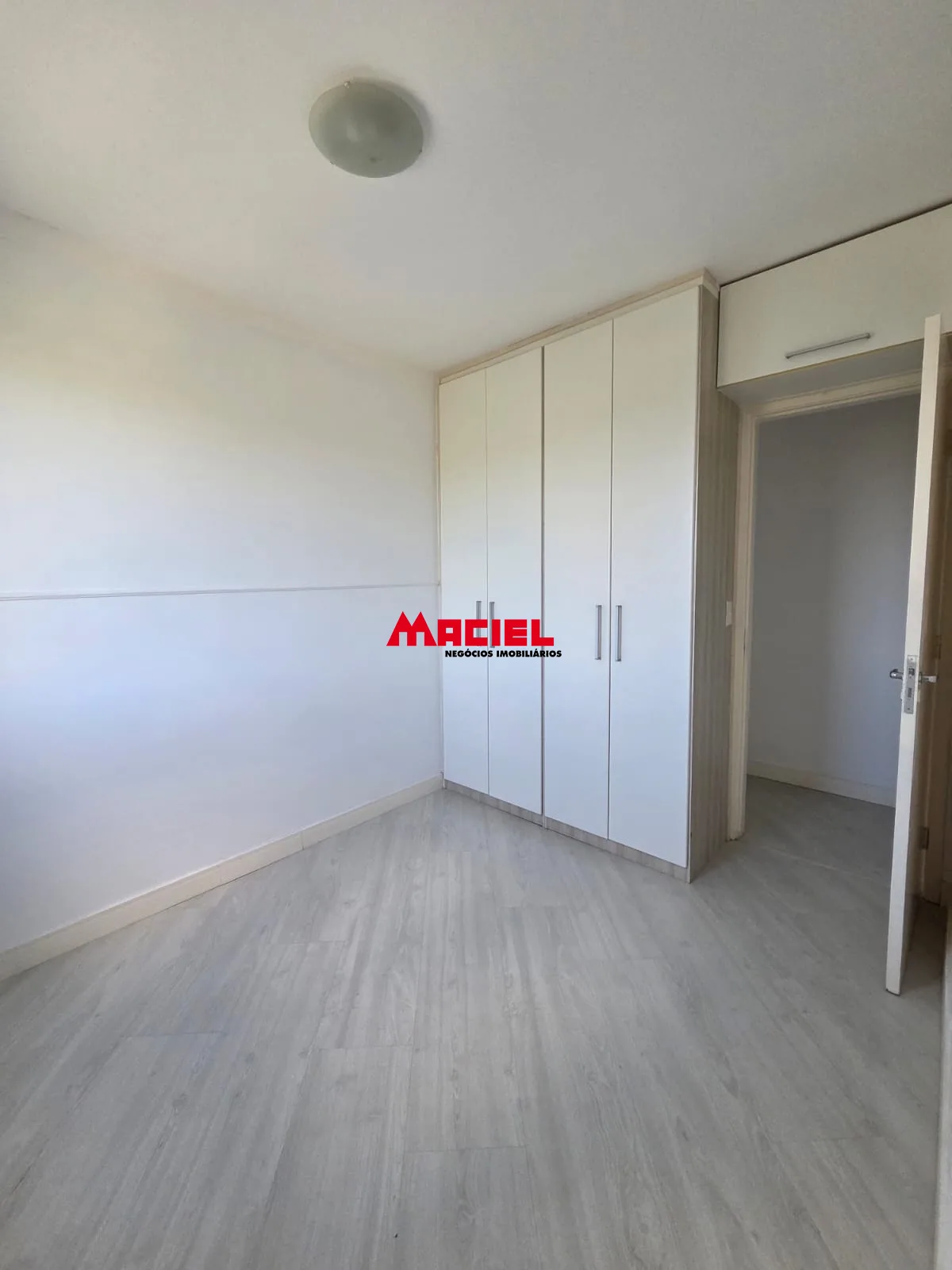 Alugar Apartamento / Padr&atilde;o em S&atilde;o Jos&eacute; dos Campos R$ 1.800,00 - Foto 13