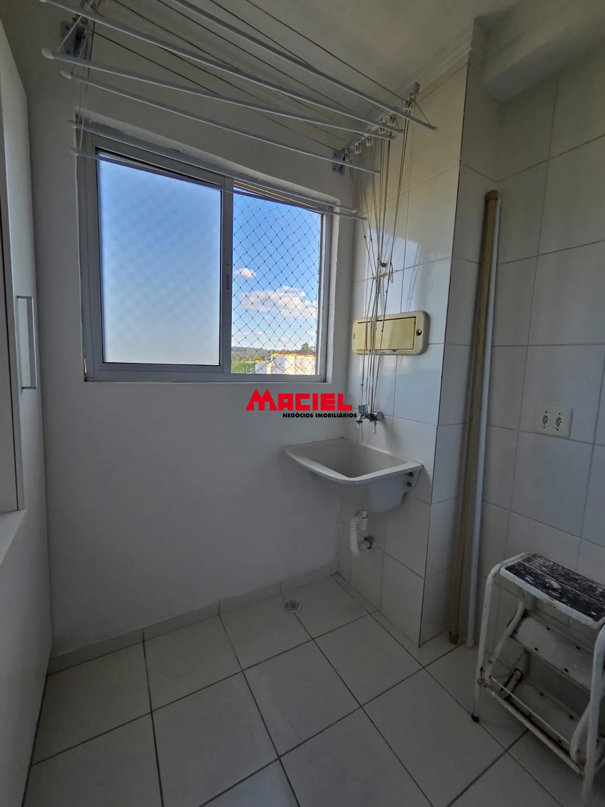 Alugar Apartamento / Padr&atilde;o em S&atilde;o Jos&eacute; dos Campos R$ 1.800,00 - Foto 14