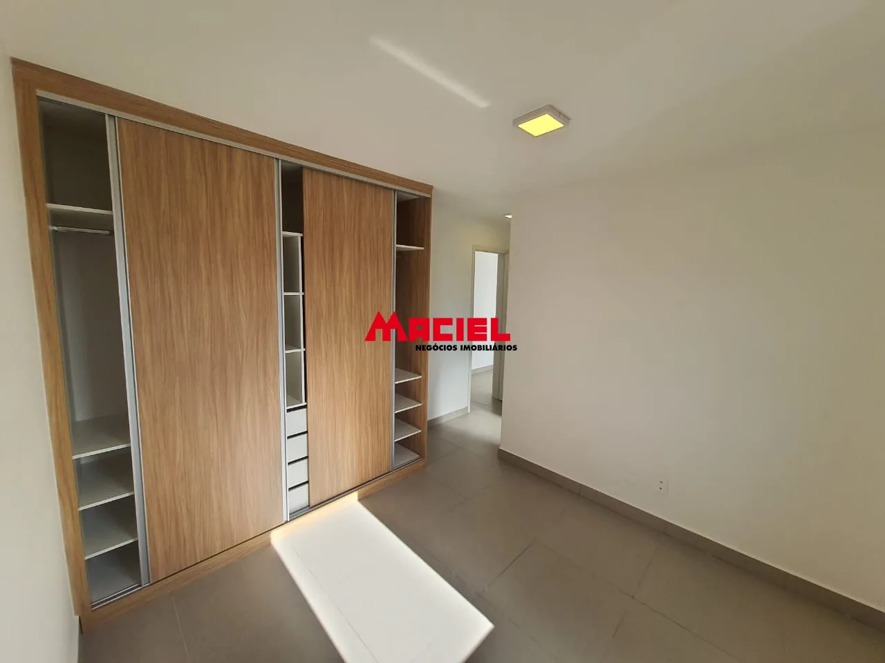 Alugar Apartamento / Padr&atilde;o em S&atilde;o Jos&eacute; dos Campos R$ 3.200,00 - Foto 5