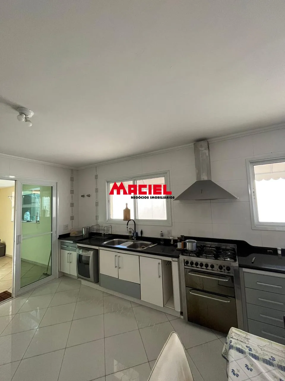 Comprar Casa / Sobrado em Ca&ccedil;apava R$ 1.300.000,00 - Foto 8