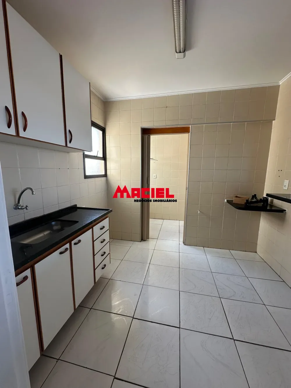 Alugar Apartamento / Padr&atilde;o em S&atilde;o Jos&eacute; dos Campos R$ 2.800,00 - Foto 2