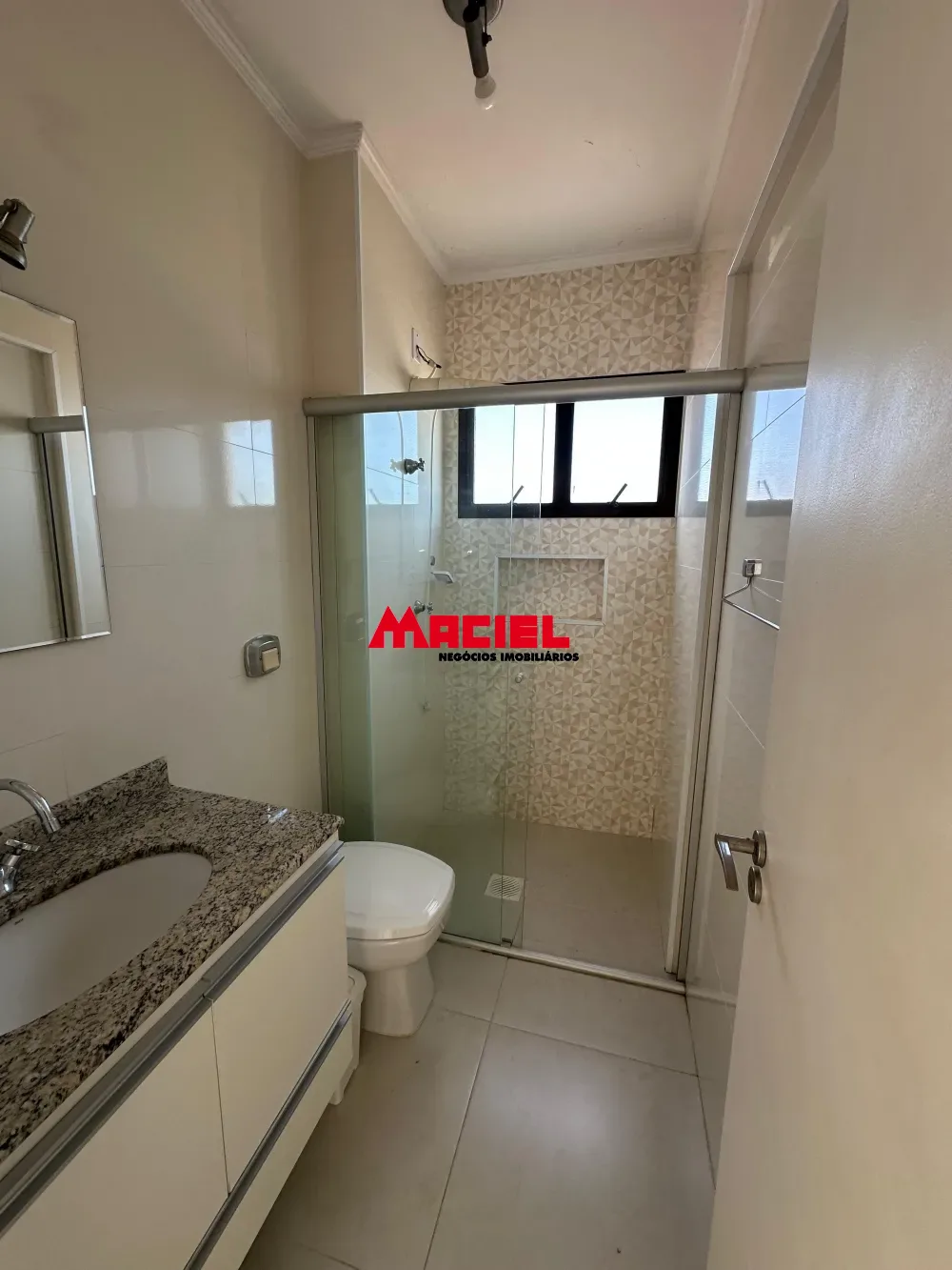 Alugar Apartamento / Padr&atilde;o em S&atilde;o Jos&eacute; dos Campos R$ 2.800,00 - Foto 4