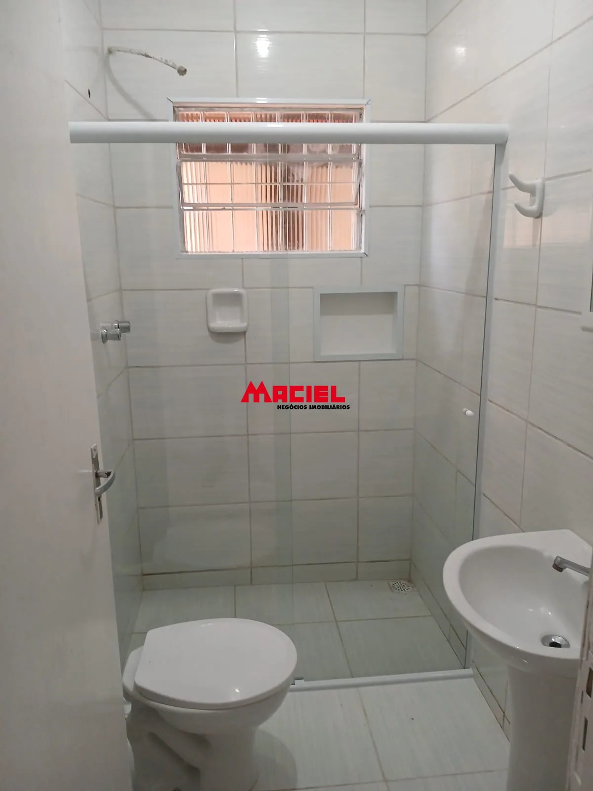 Alugar Casa / Padr&atilde;o em S&atilde;o Jos&eacute; dos Campos R$ 2.900,00 - Foto 4