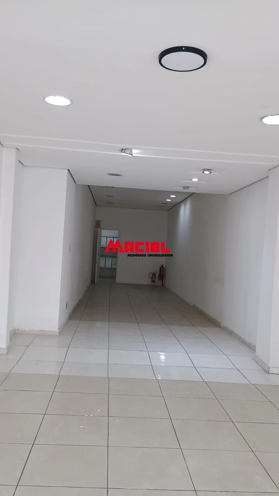 Alugar Comercial / Ponto Comercial em S&atilde;o Jos&eacute; dos Campos R$ 4.500,00 - Foto 5