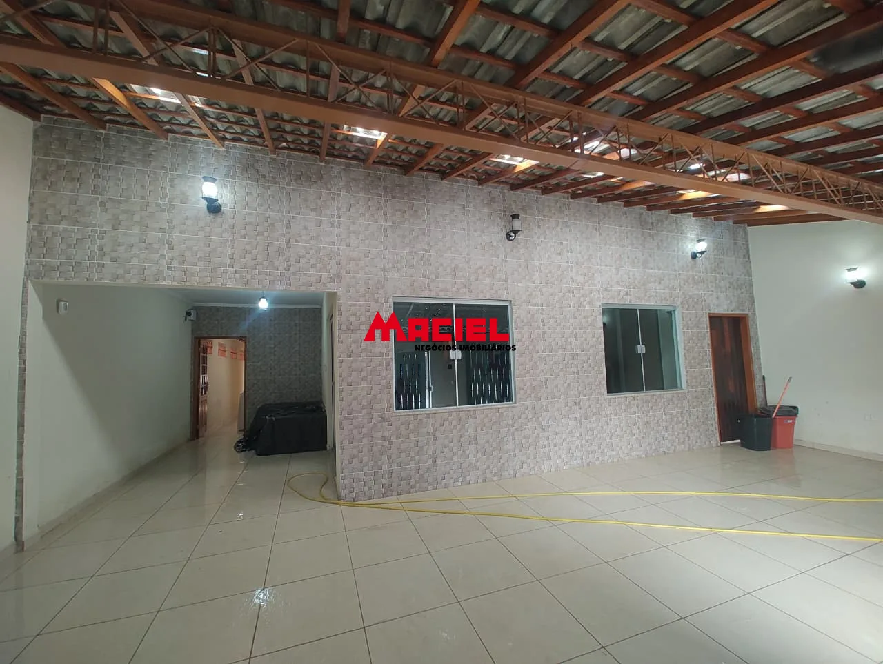 Alugar Casa / Padr&atilde;o em S&atilde;o Jos&eacute; dos Campos R$ 5.500,00 - Foto 4